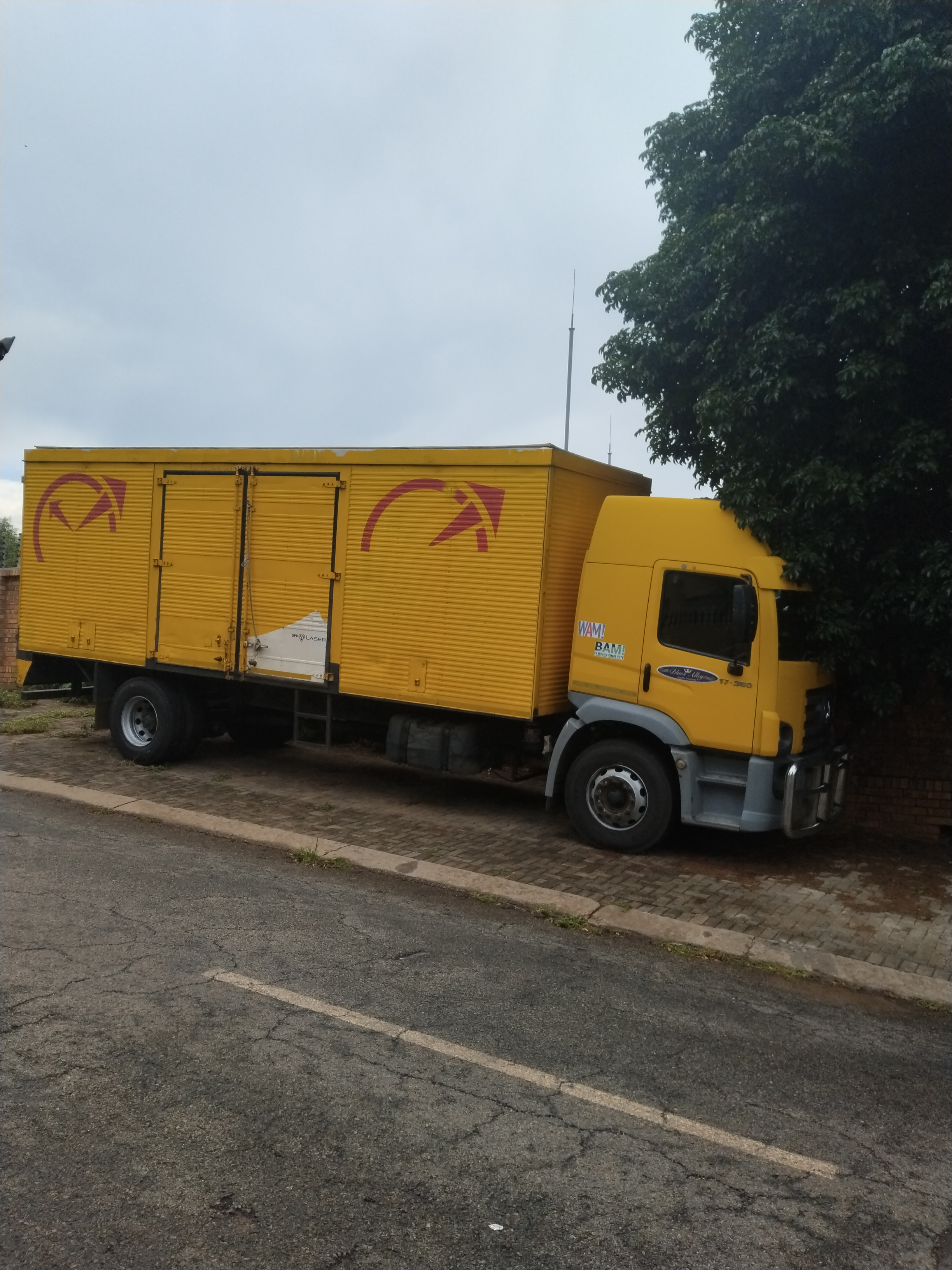 8 Ton Close Body Truck Hire for hire