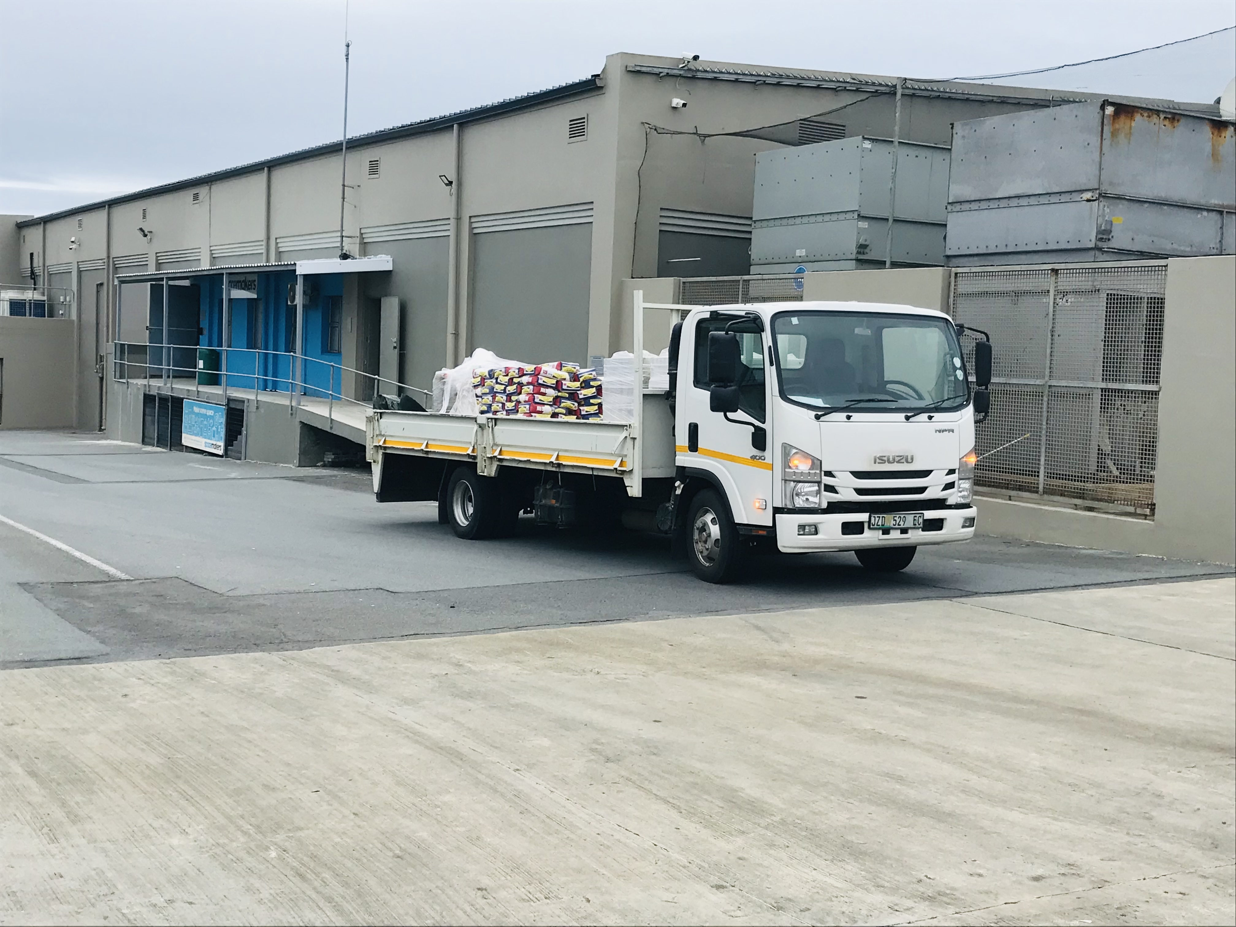 Medium Dropside truck for hire