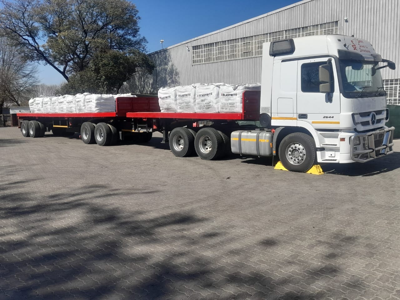 Superlink Flatdeck for hire in Rustenburg North West