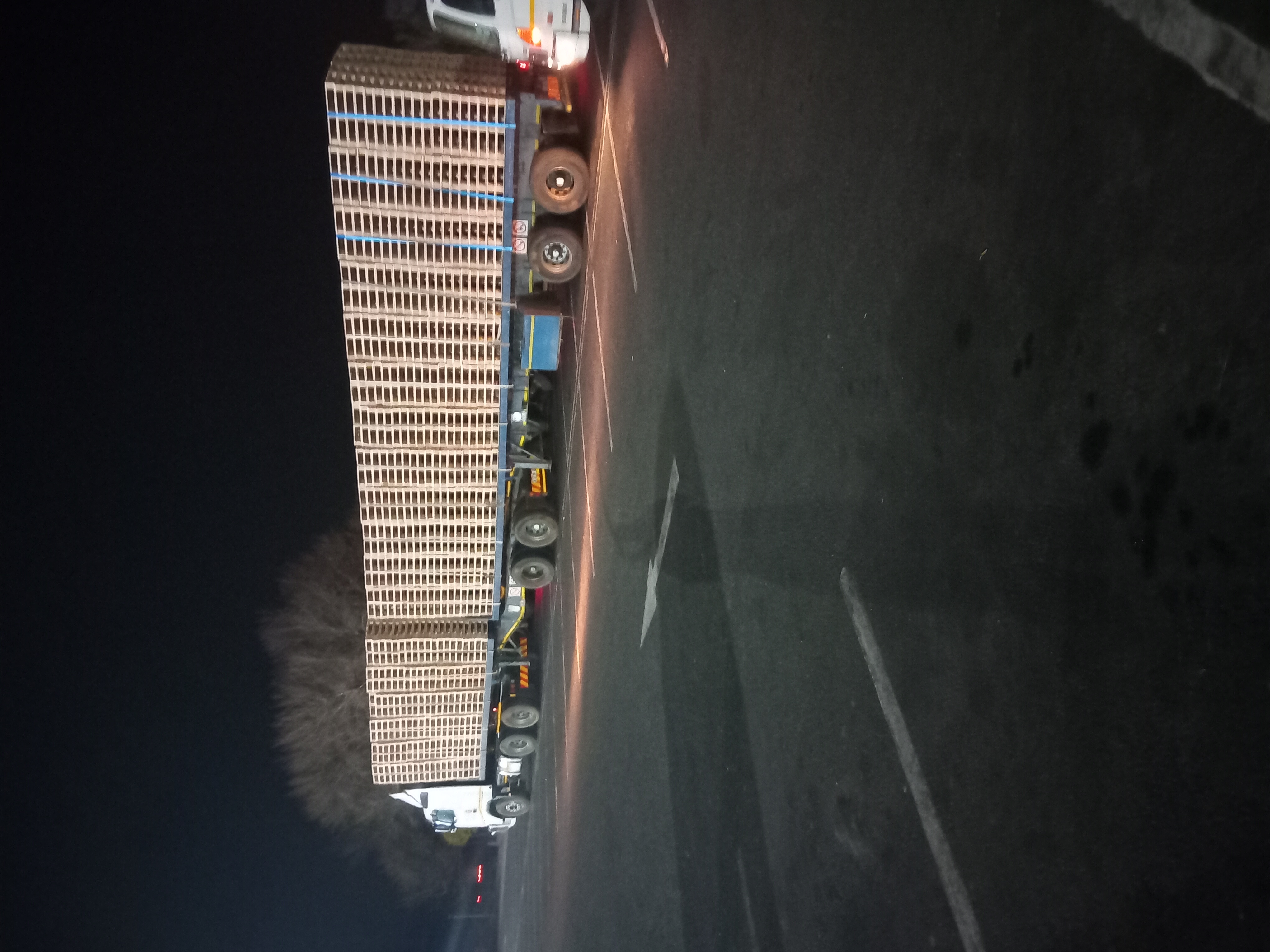 Superlink Flatdeck for hire in Pretoria. Johannesburg. Nelspruit South Africa, Gauteng