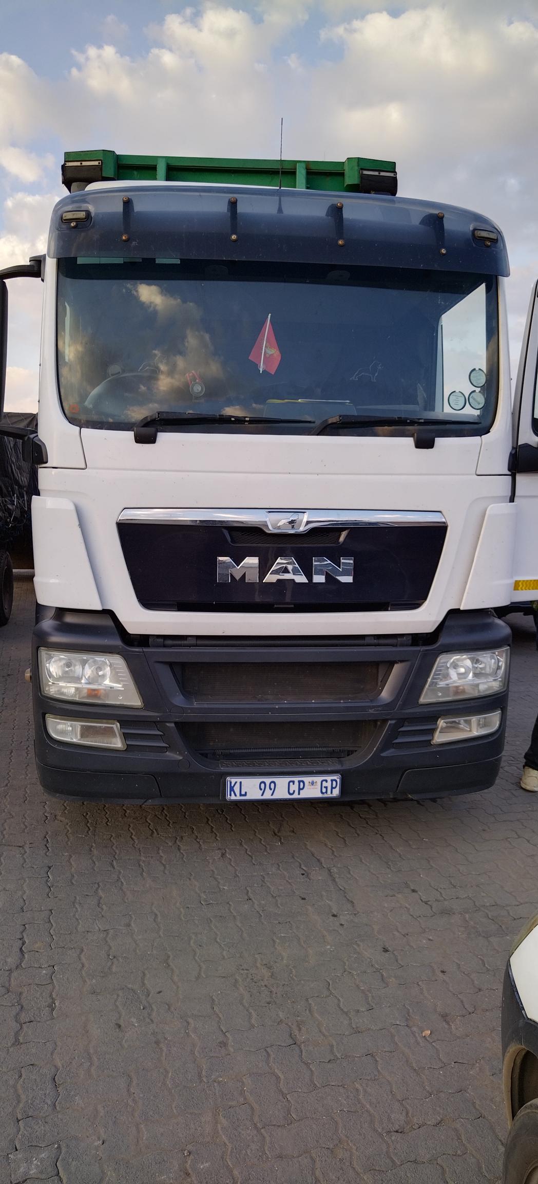Superlink Tautliner for hire in Gauteng, North West South Africa, Gauteng