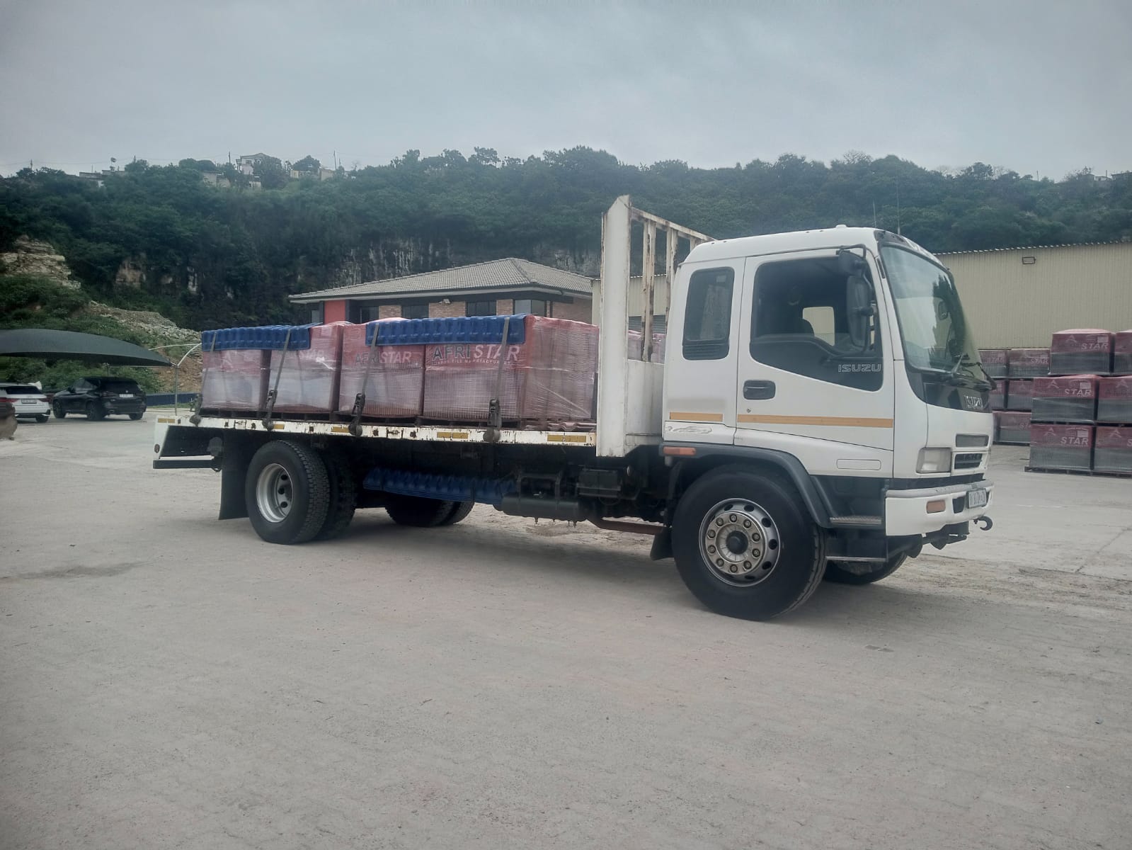 Medium Dropside truck for hire