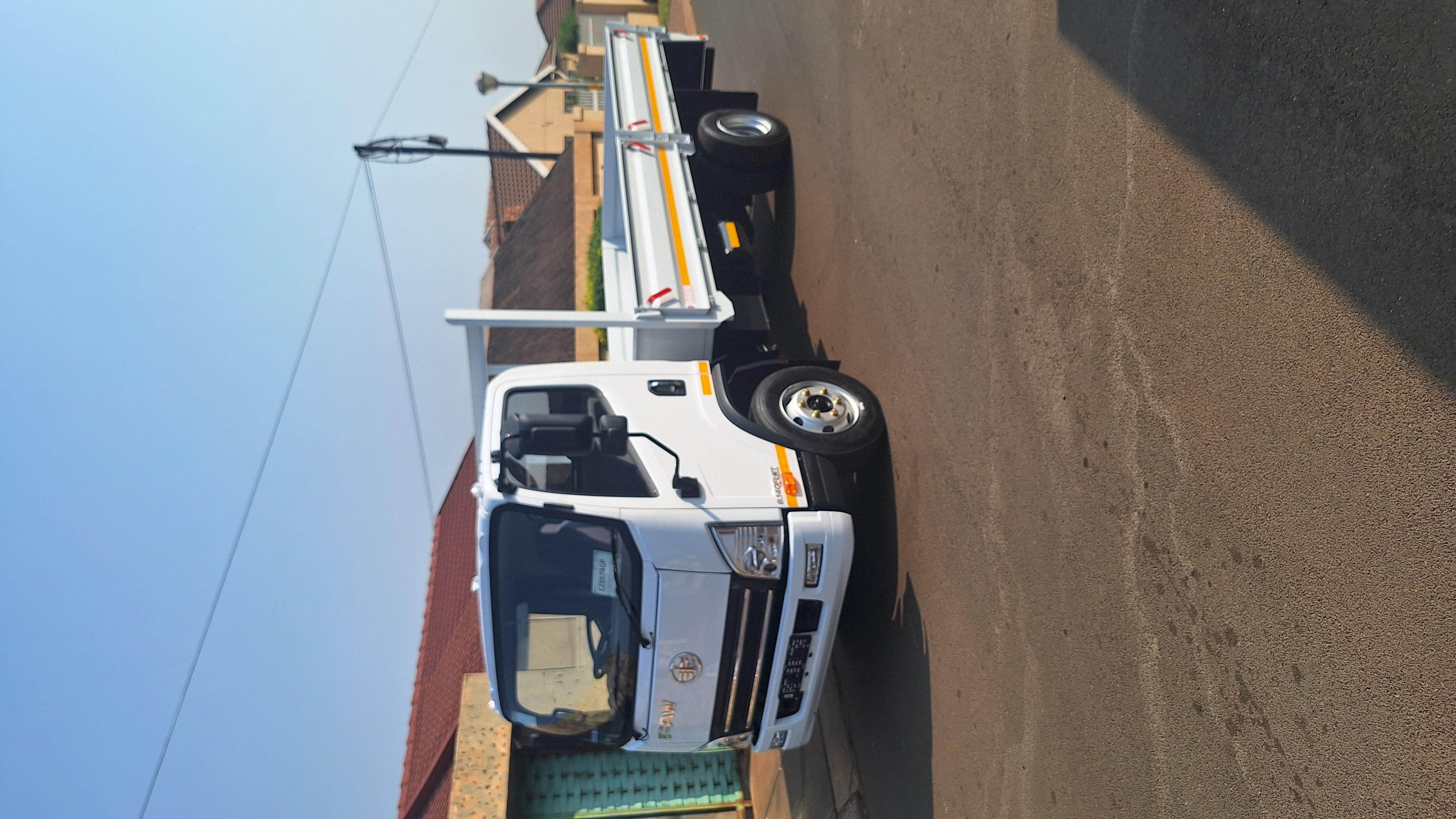 Medium Dropside truck for hire