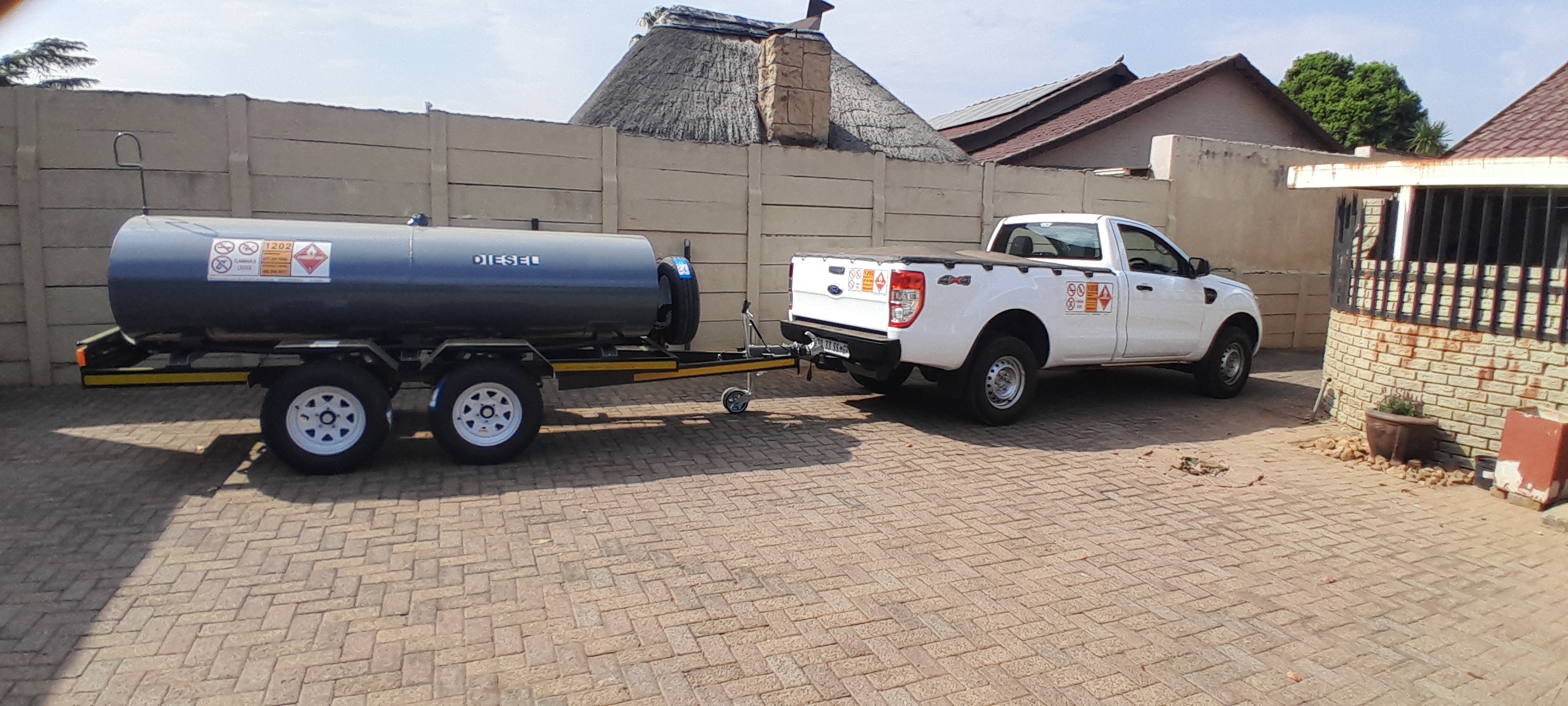 1 - 4 ton truck for hire in Sandile Dube South Africa, Gauteng