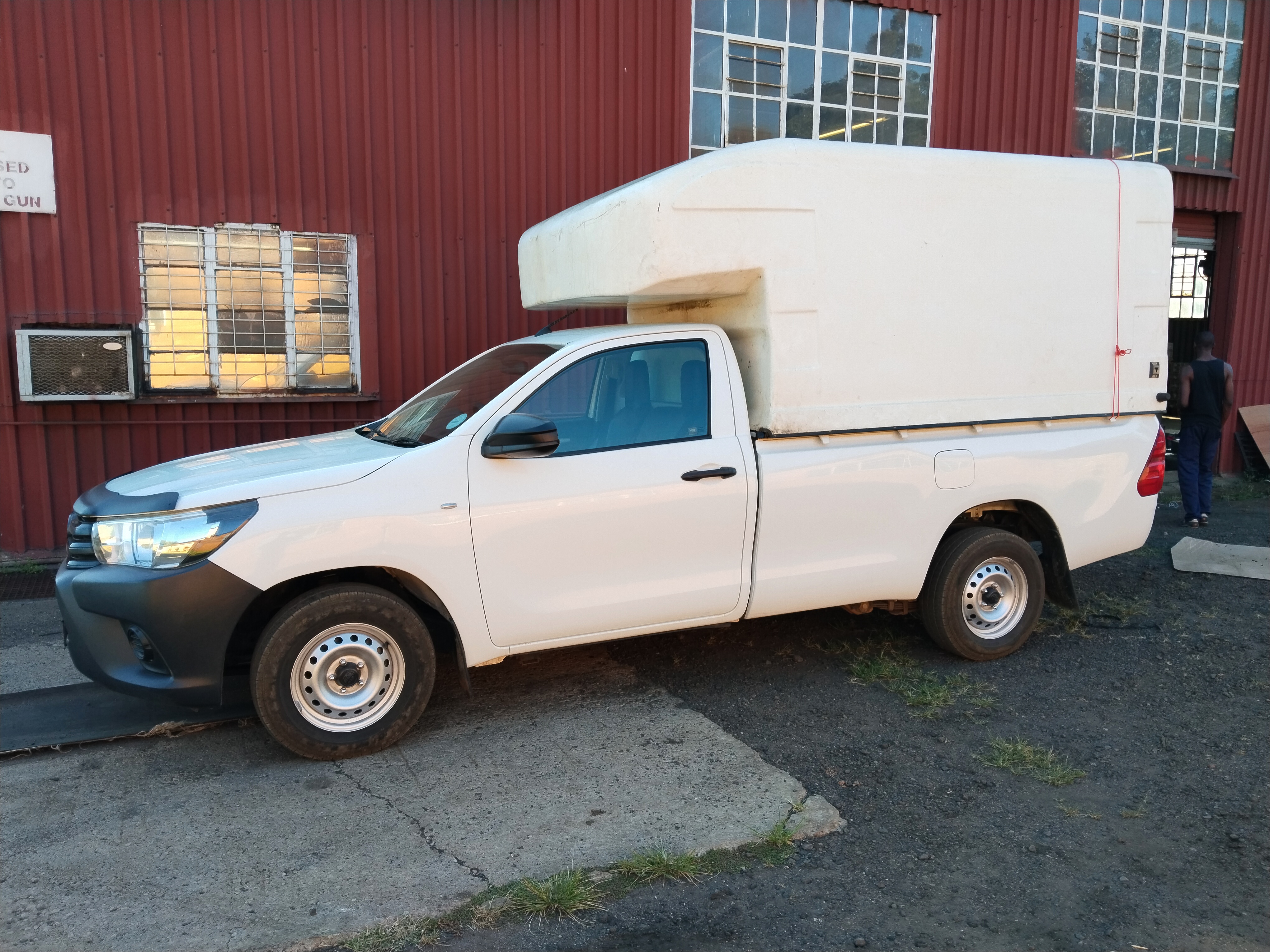 Courier Bakkie for hire in Hulisani makuya South Africa, Mpumalanga