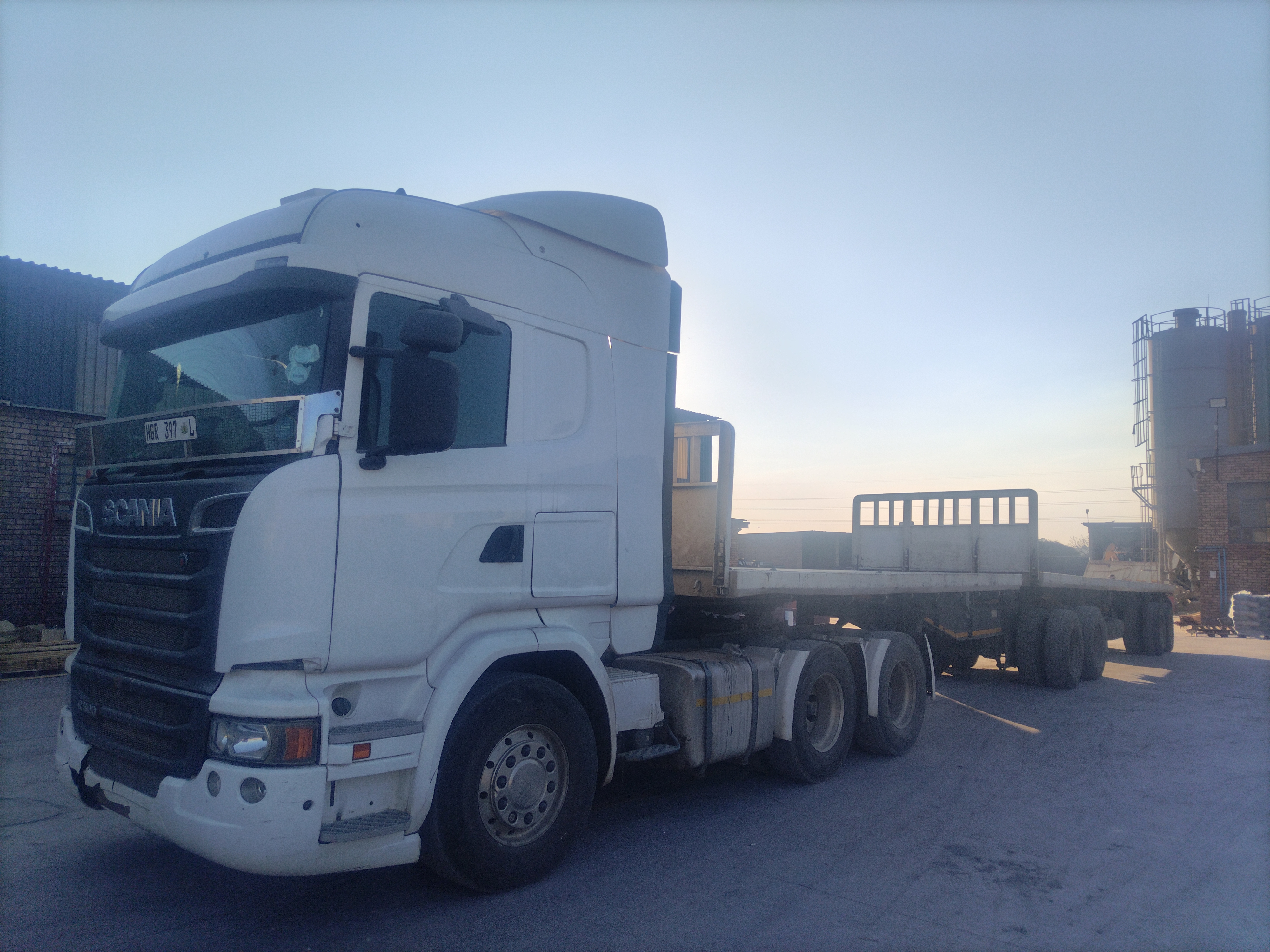 Superlink Flatdeck for hire in Moses Tsebe South Africa, Limpopo