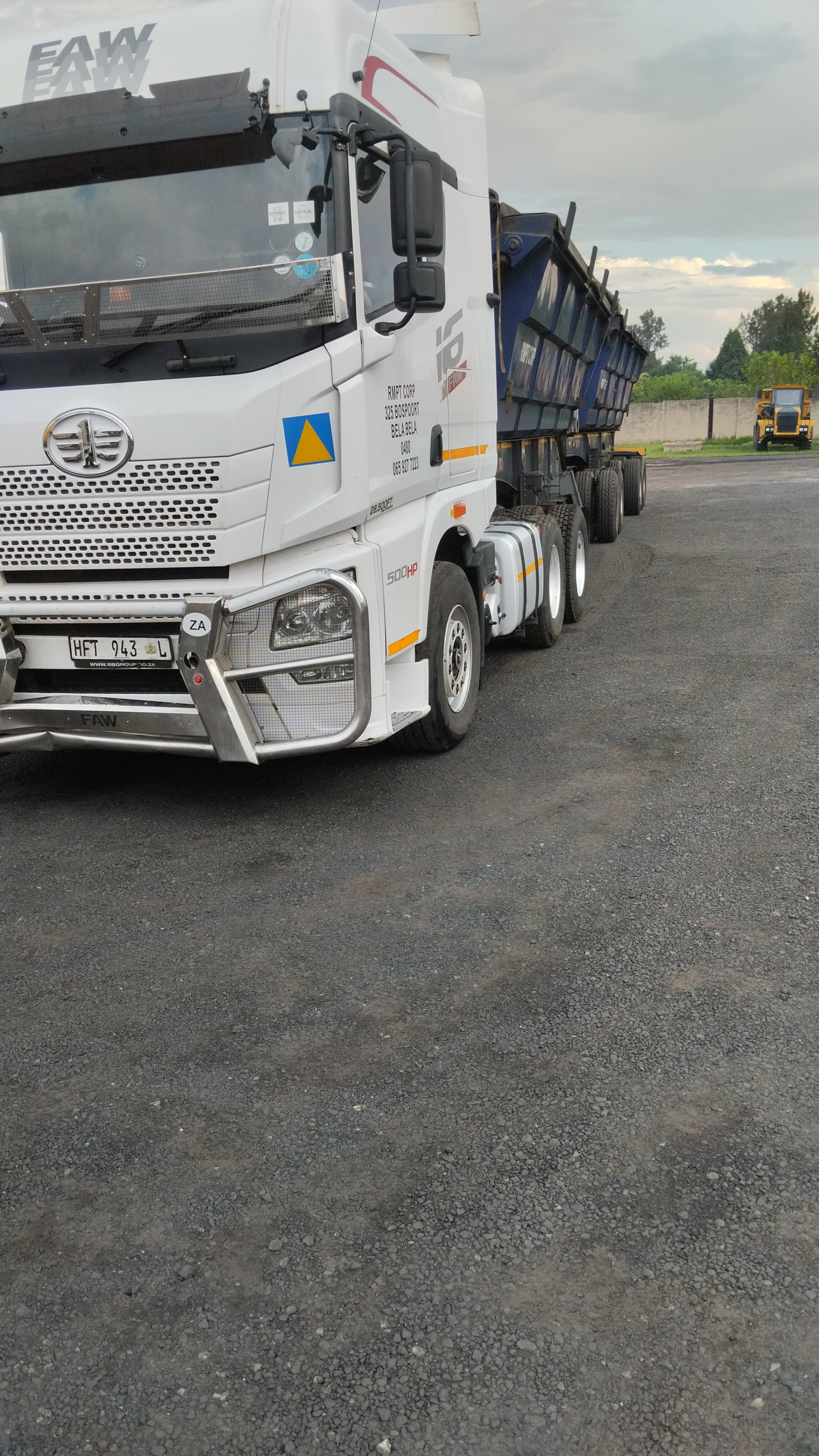 34 Ton SideTipper Truck For Rental for hire in NTHUBU MADIKOLOGA South Africa, Limpopo