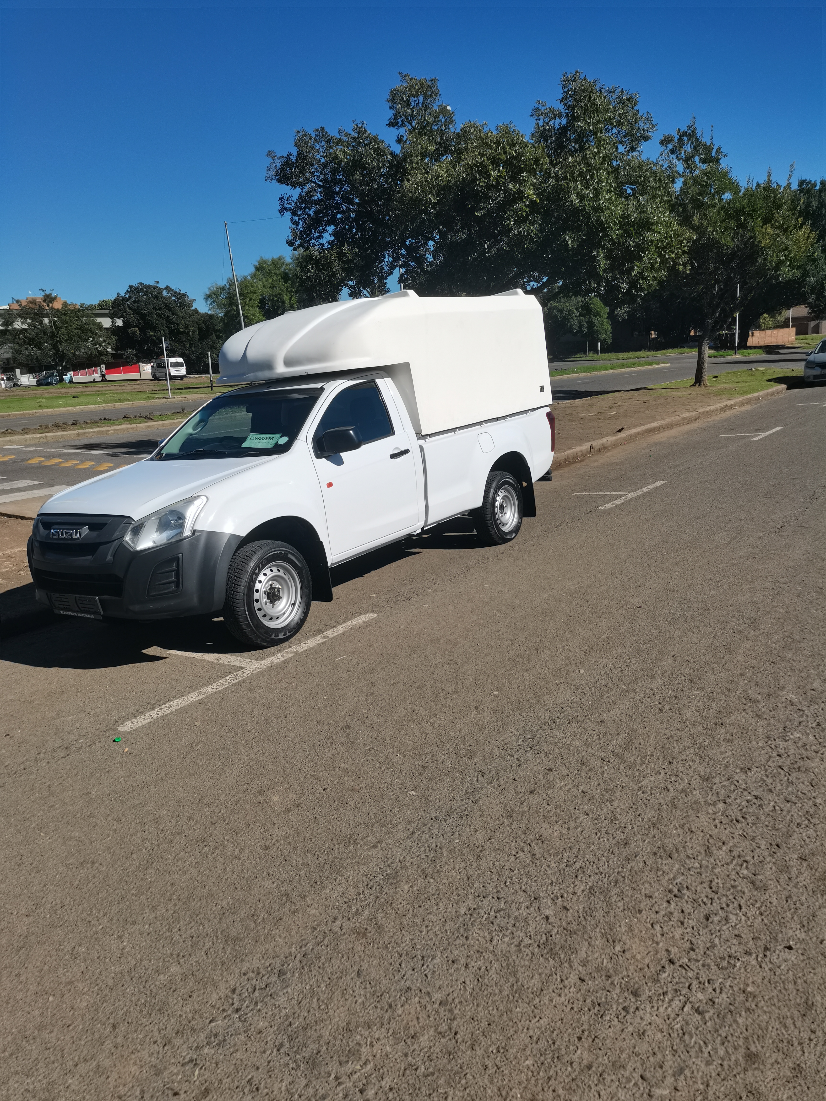 1 Ton Bakkie With Canopy for hire in Rhonwyn South Africa, Free State