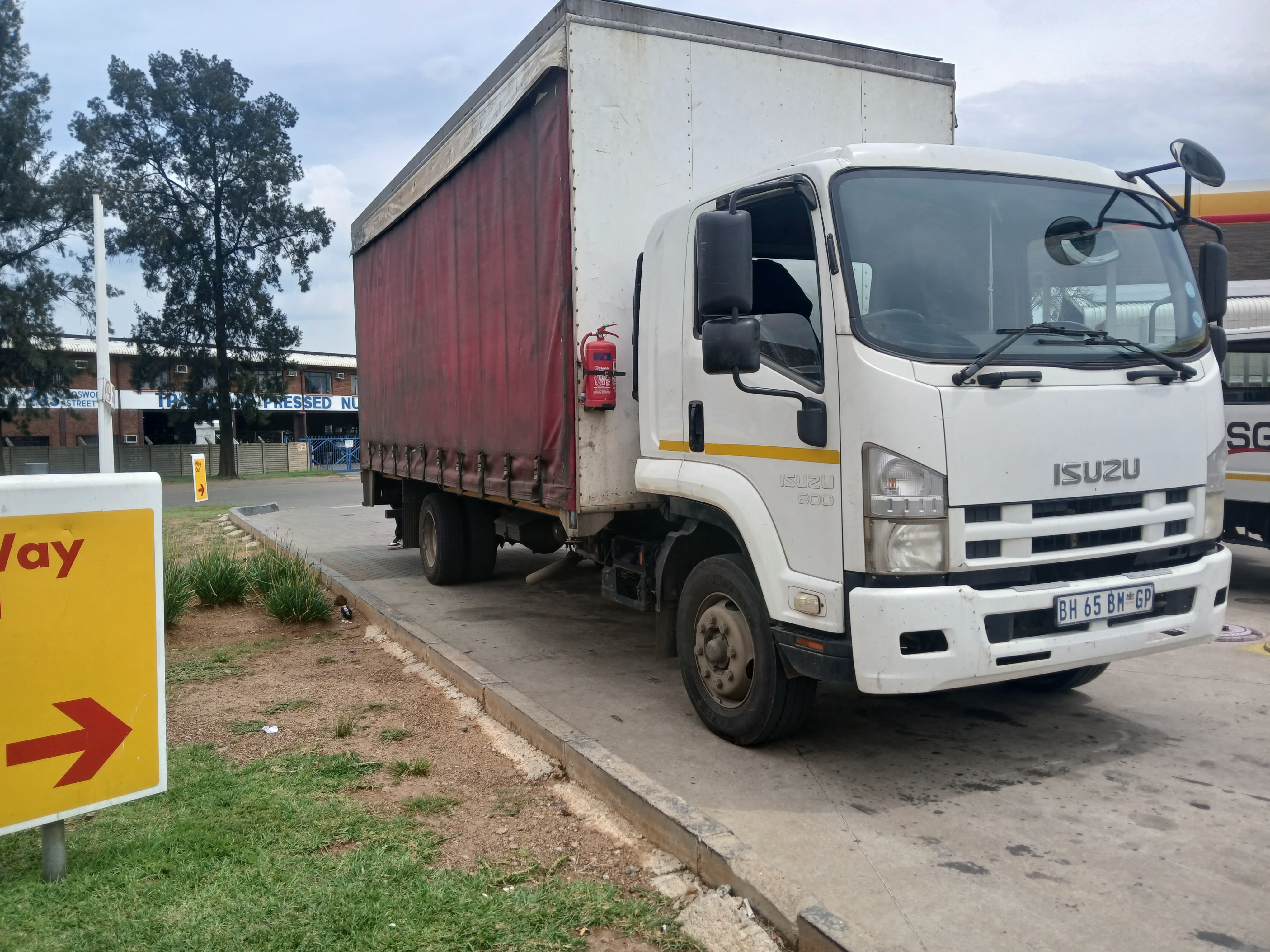 8 Ton Curtain Side Truck Hire for hire in Nomsa Madikizela South Africa, Gauteng