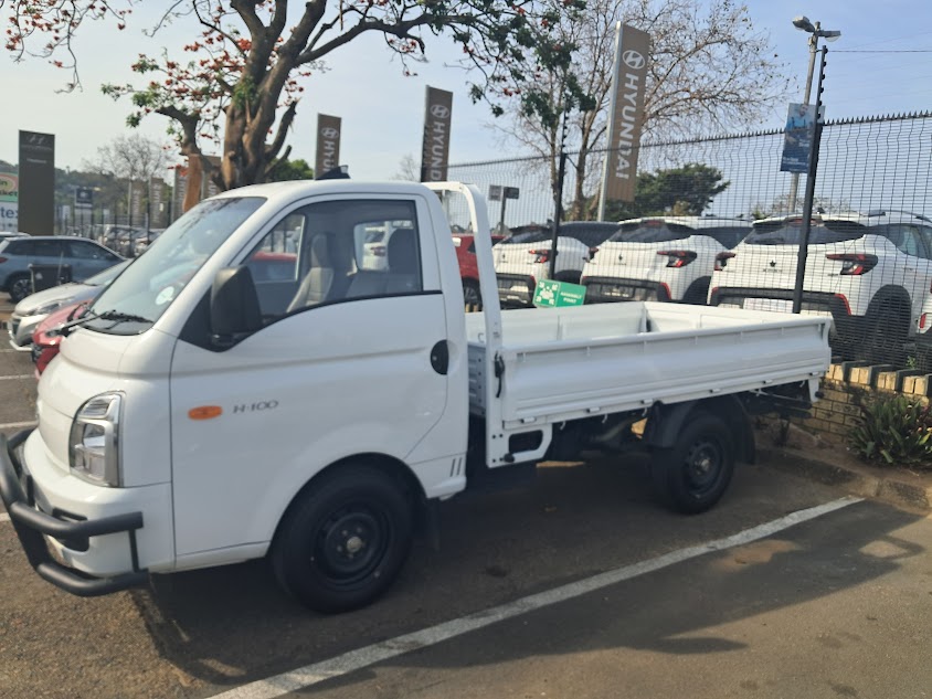1 - 4 ton truck for hire in Qaphelani Dube South Africa, Gauteng