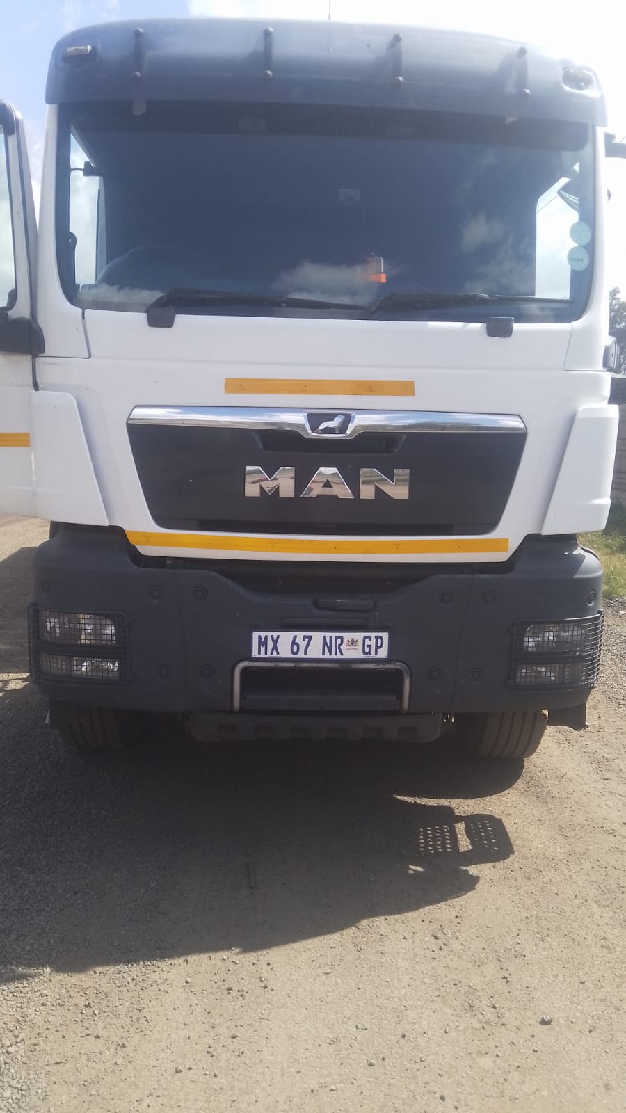 34Ton side Tipper for hire in Sandile Dlamini South Africa, Gauteng