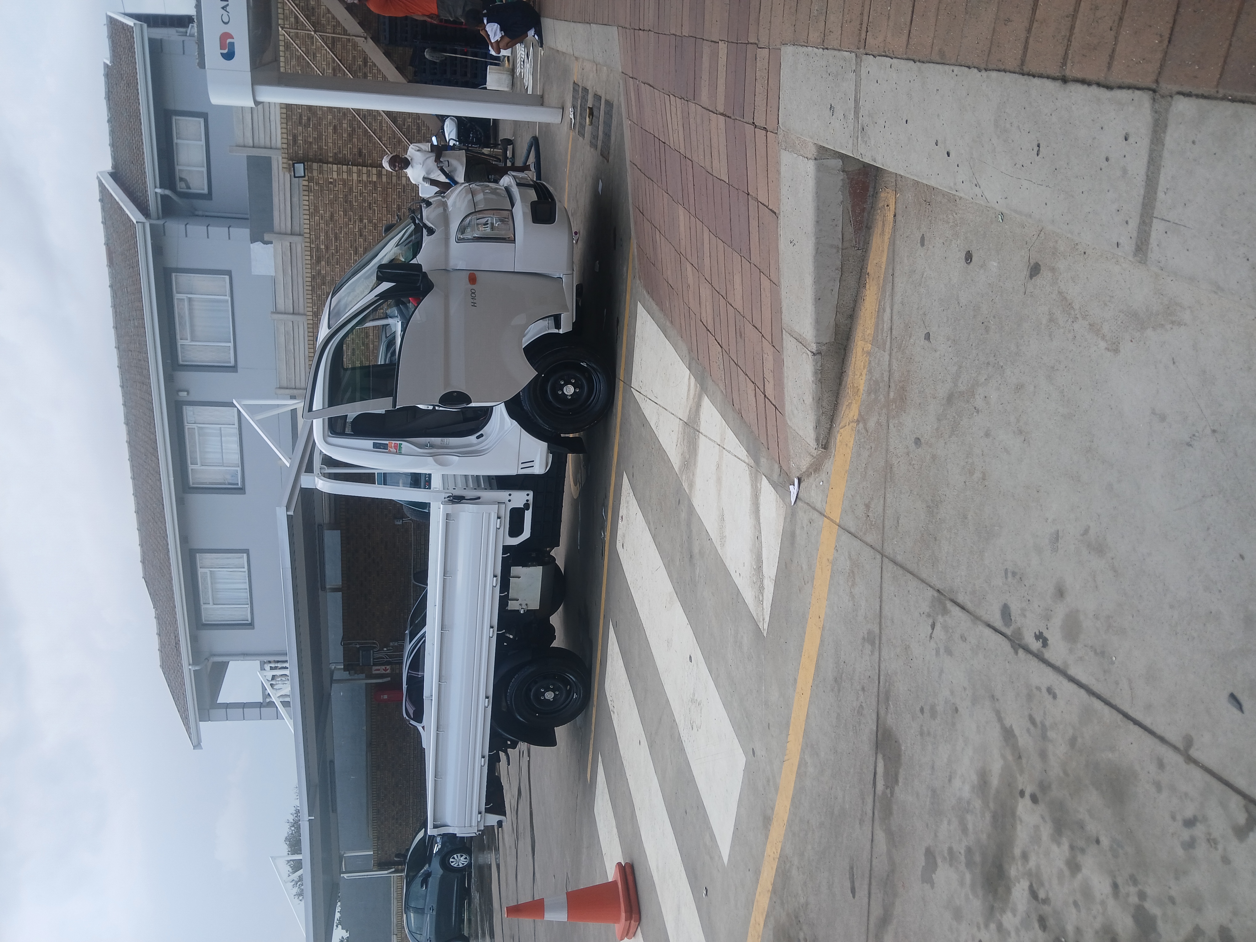 1 Ton Bakkie for hire in Mhlonishwa Shazi South Africa, KwaZulu-Natal