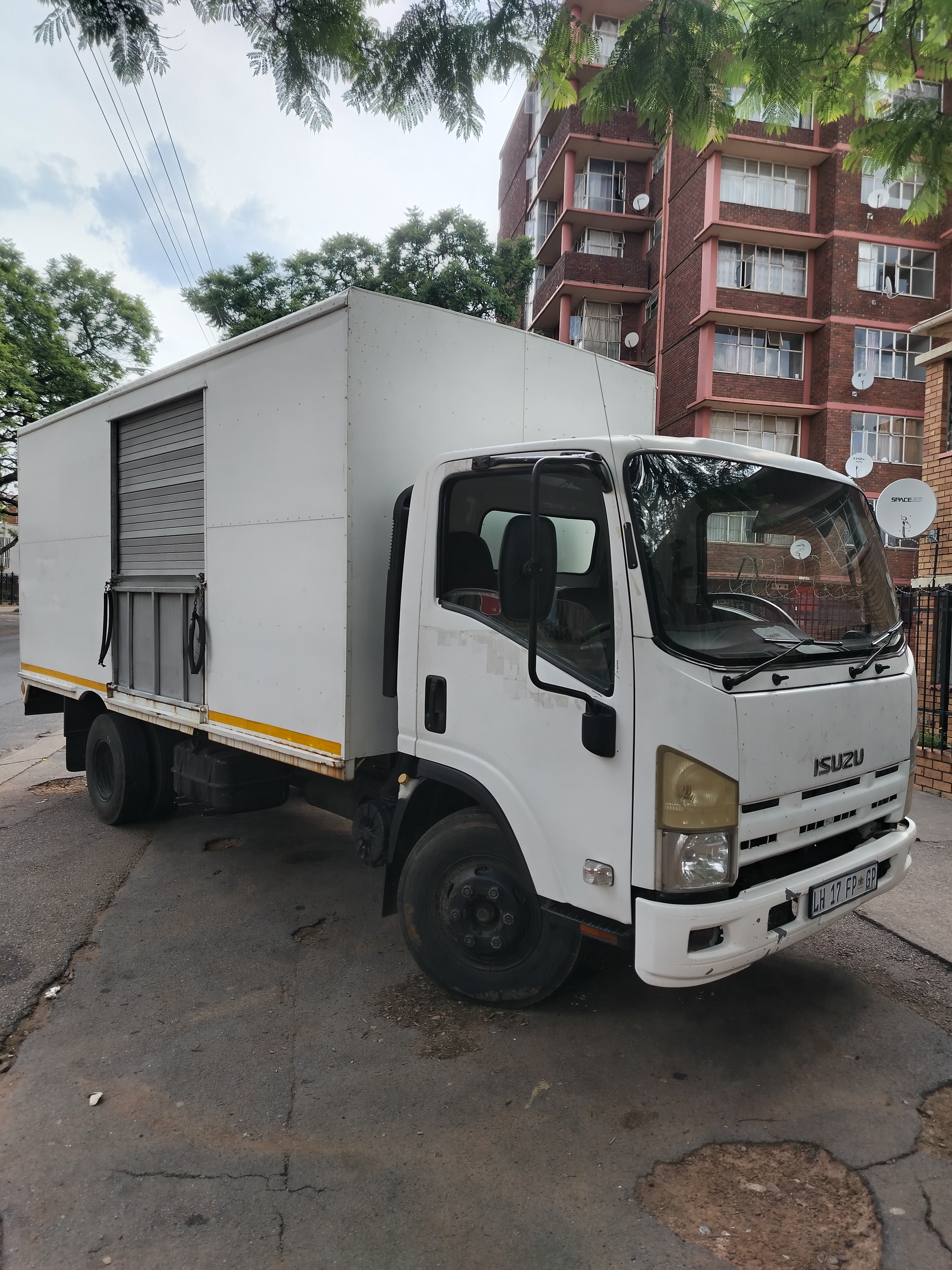 Close Body for hire in Vicent South Africa, Gauteng
