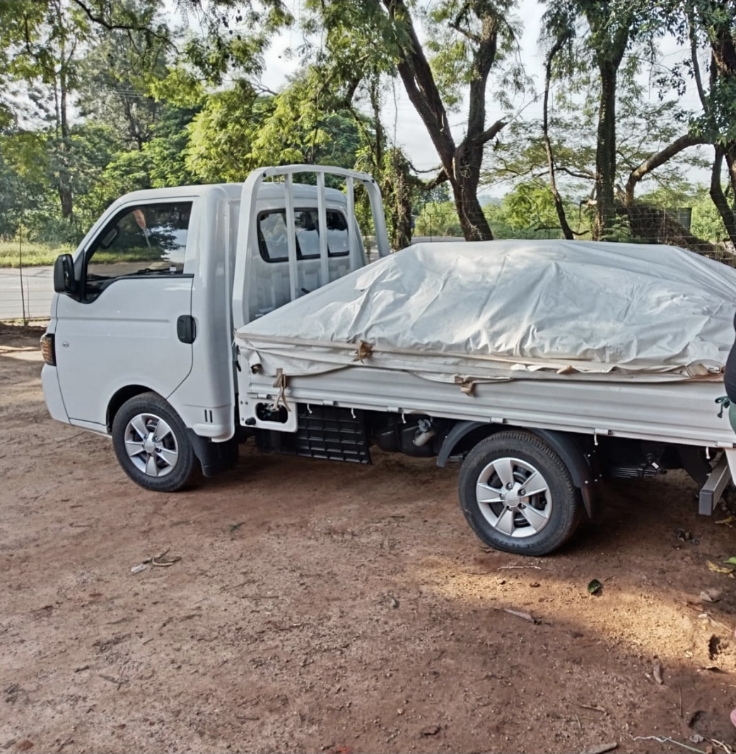 2 Ton Bakkie for hire in Antonette Dube South Africa, Gauteng