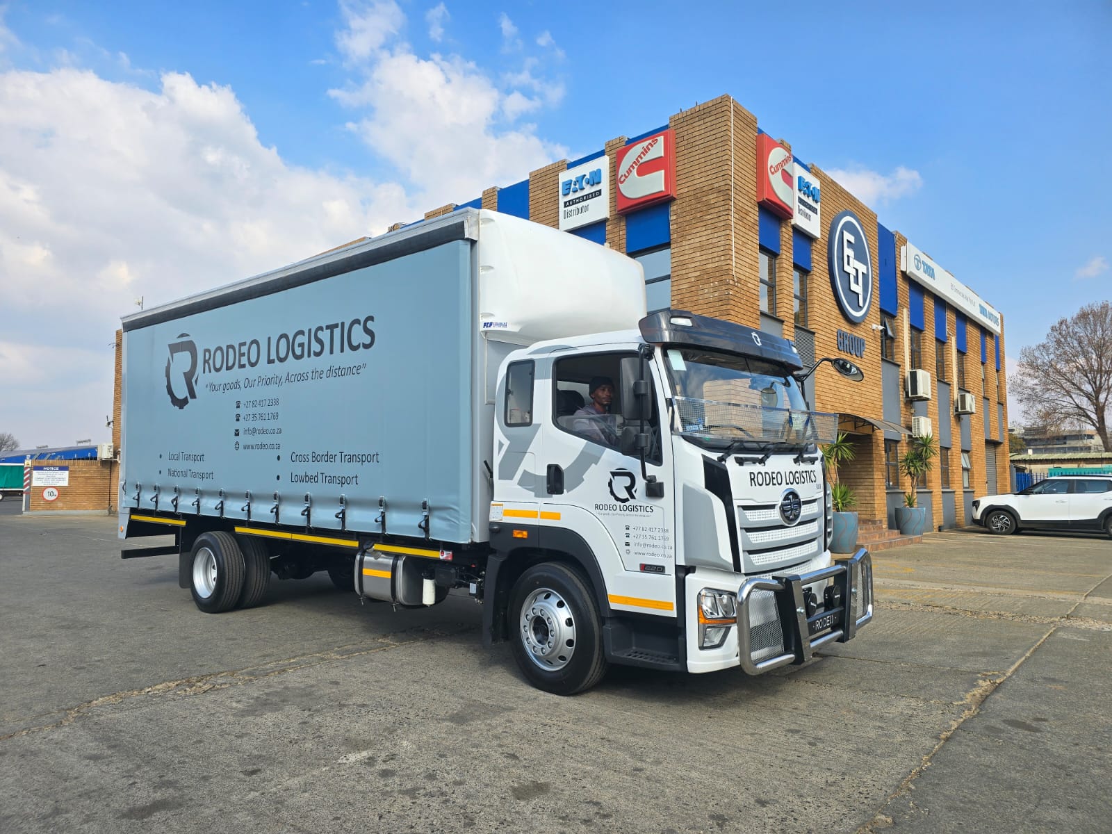 8 Ton Tautliner for hire
