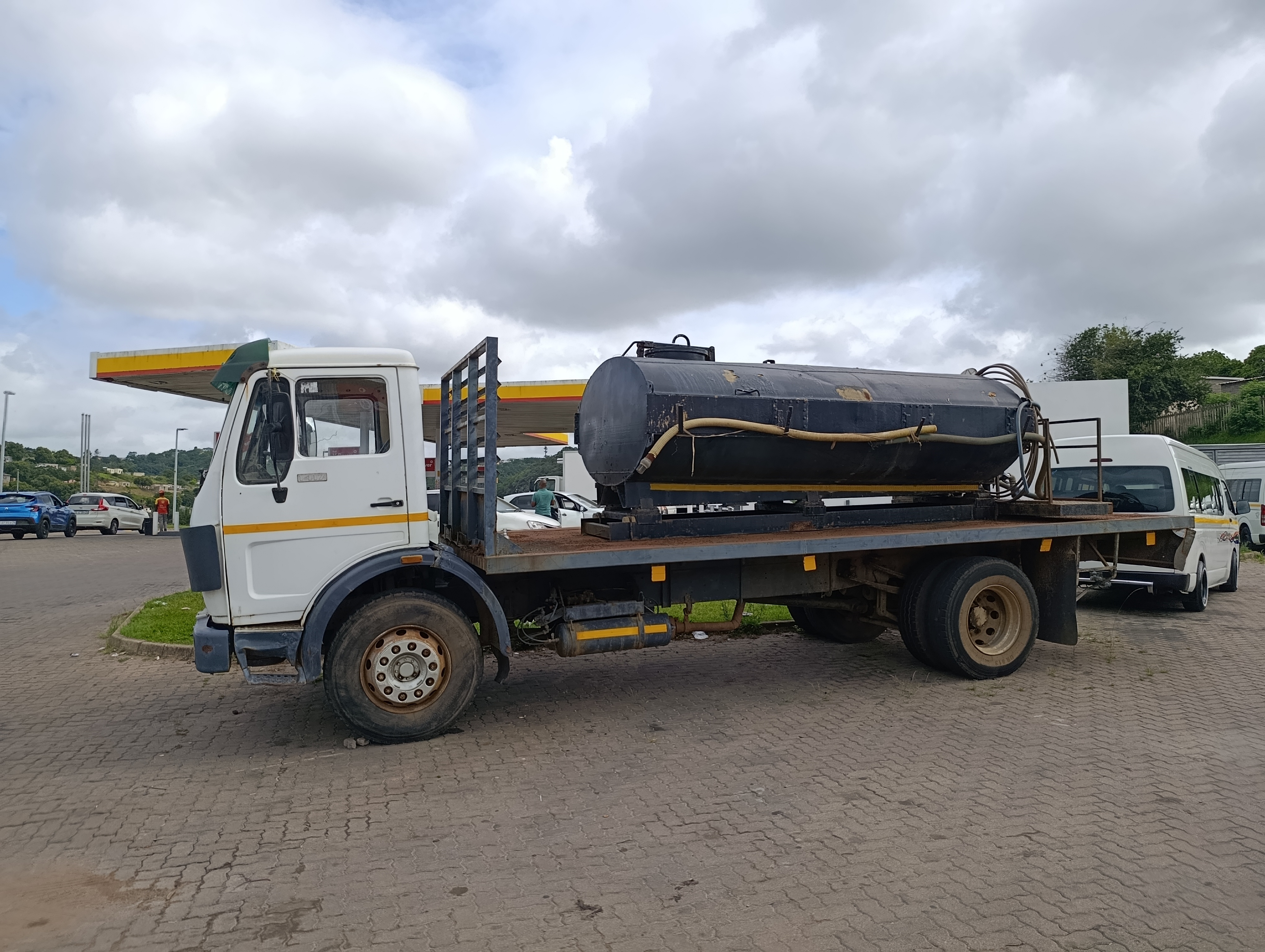 8 Ton Water Tanker for hire in Ntsikelelo Majozi South Africa, KwaZulu-Natal