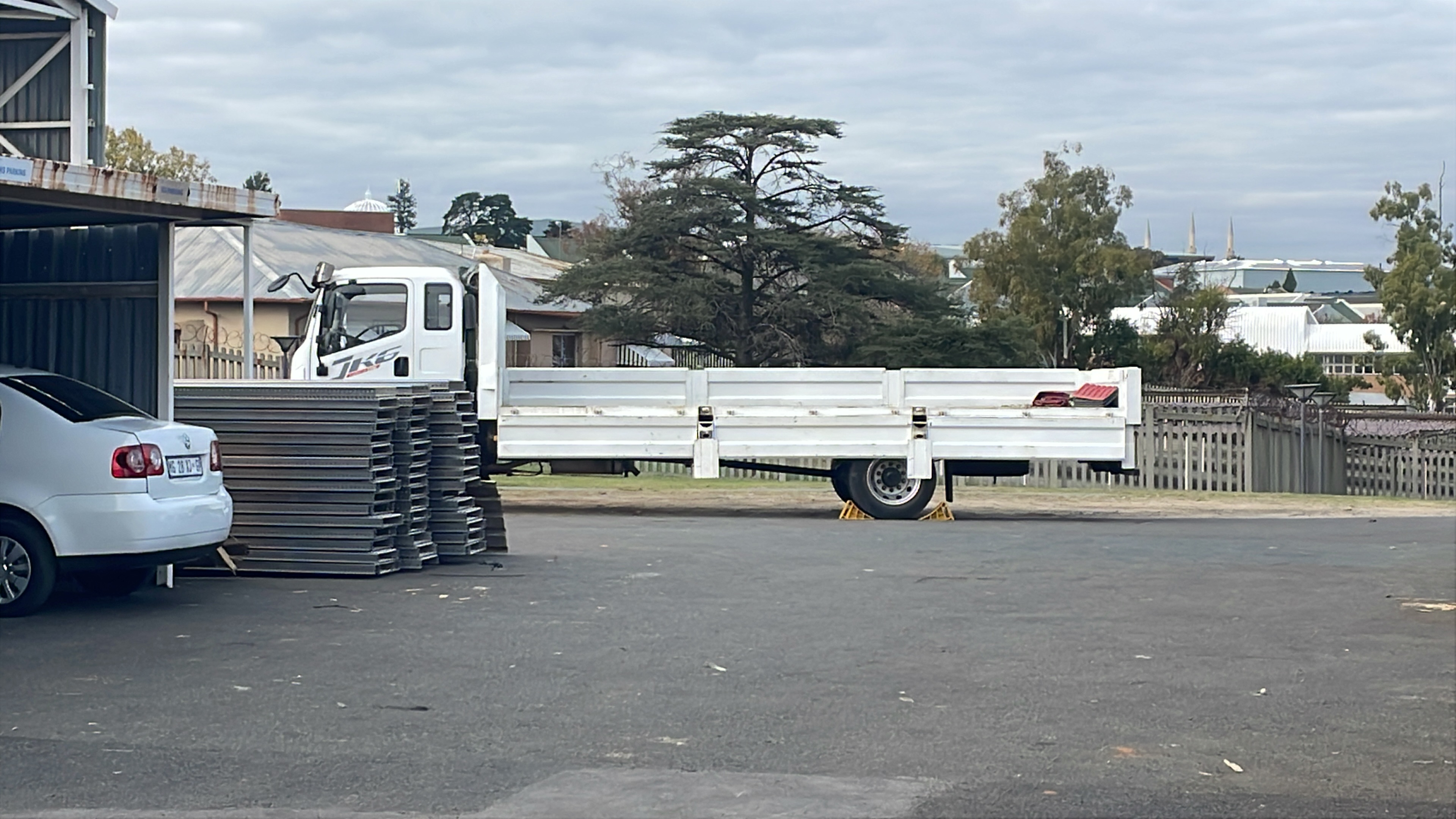 8 Ton Dropside for hire in tamara South Africa, Gauteng