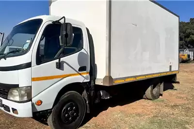 4 Ton Closed Truck for hire in Maxim South Africa, Mpumalanga