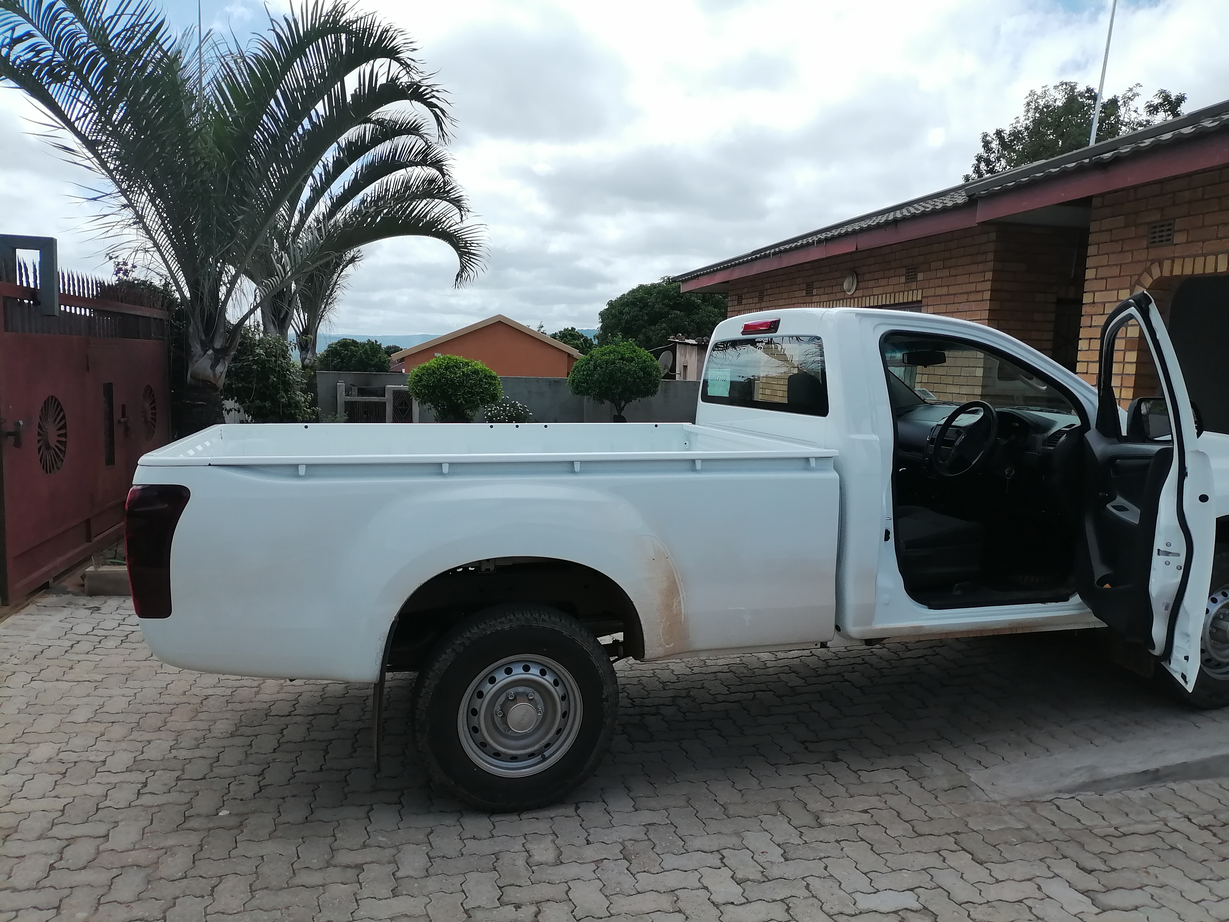 1 Ton Bakkie for hire in Mulisa South Africa, Limpopo