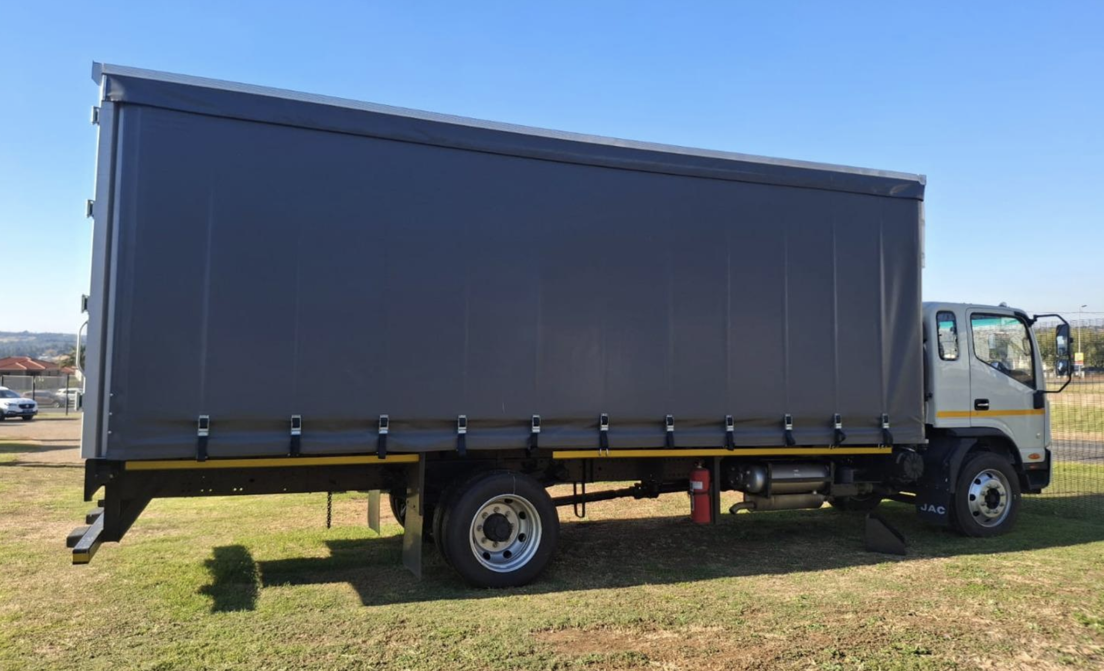 9 Ton Curtain Side for hire in Ashley Ngoetjana South Africa, Gauteng