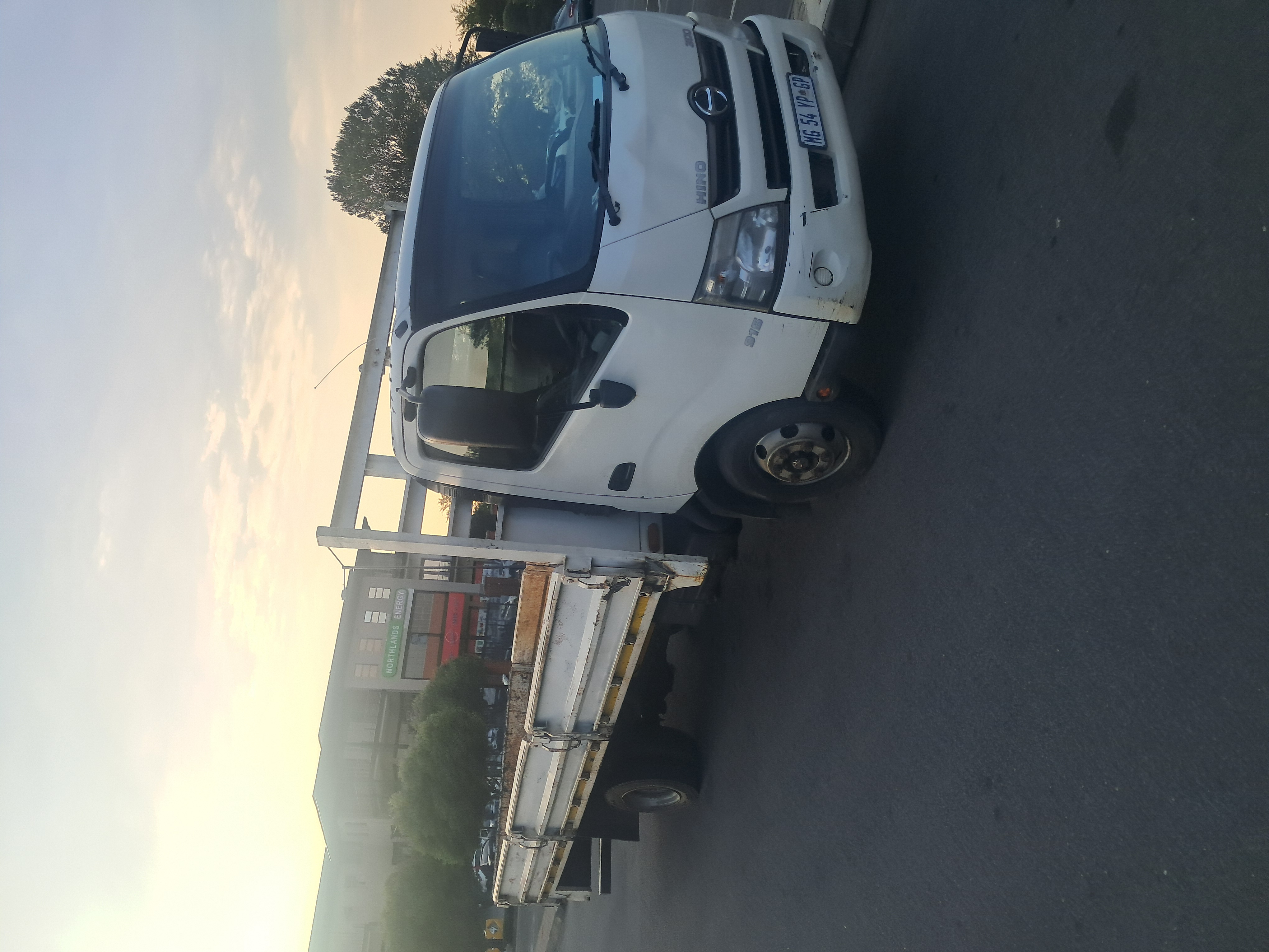 4 Ton Dropside for hire in Perfect Sithole South Africa, Gauteng