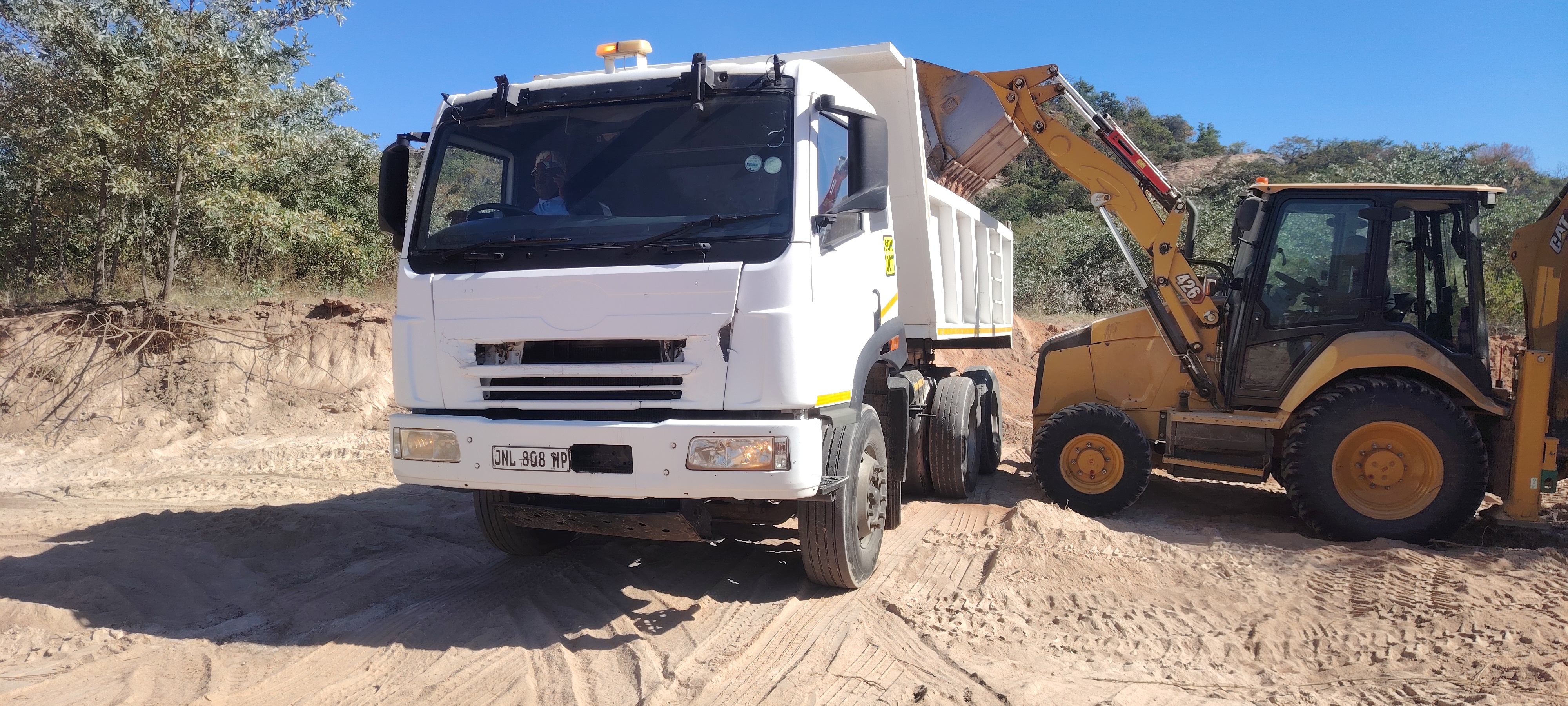 3.5 Ton Tipper for hire in Mandla Sishaba South Africa, Mpumalanga