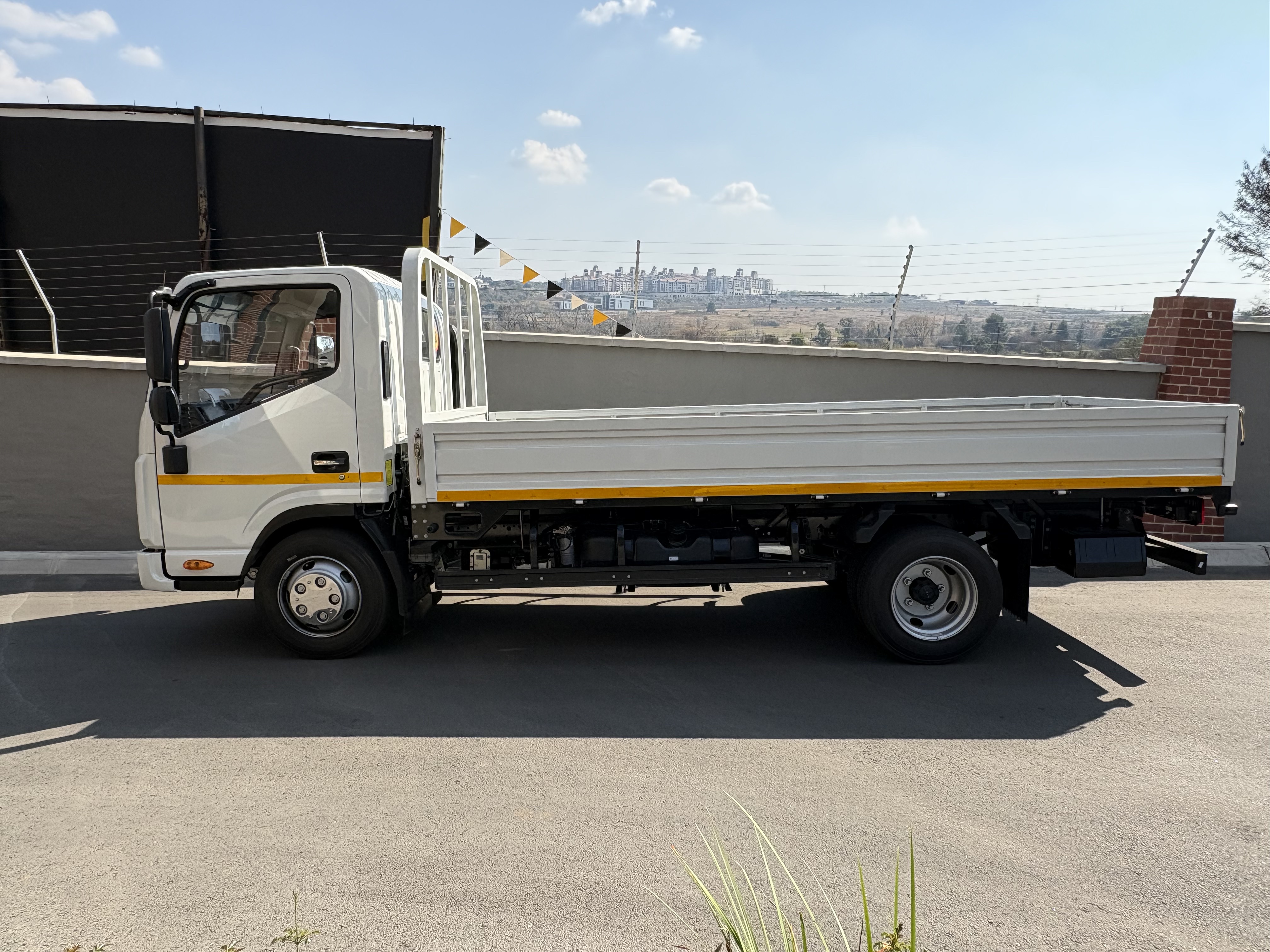 3.5 Ton Dropside for hire in loobi movers South Africa, Gauteng