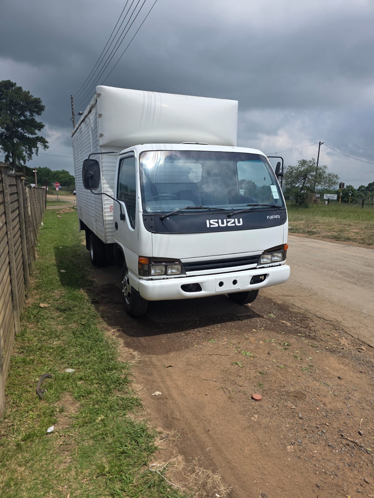 3 Ton Close Body for hire in Sipho South Africa, KwaZulu-Natal