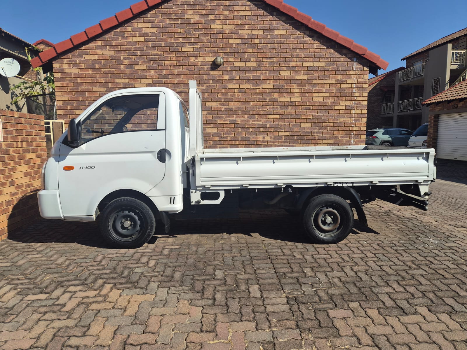 1.5 Ton Dropside for hire in Paul Motsamai Gwetsa South Africa, Gauteng