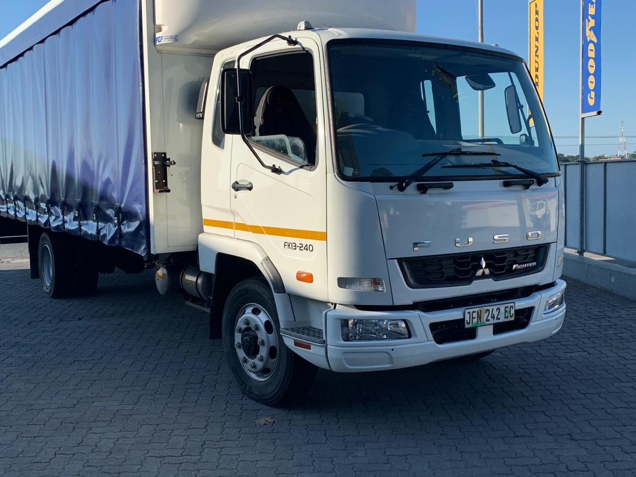 8 Ton Truck for hire in Zimasa Matyunjwa South Africa, Gauteng