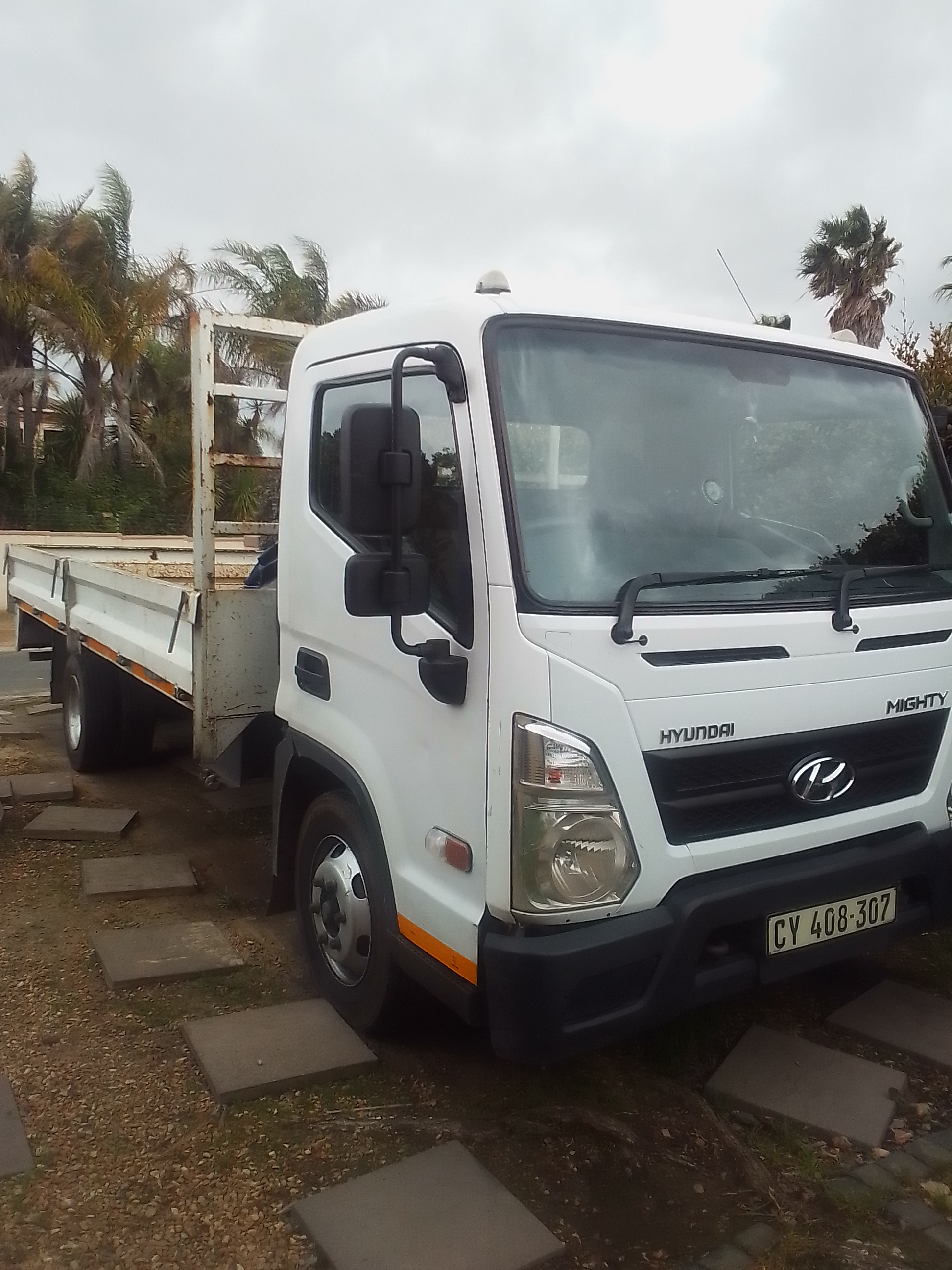 4.5 Ton Dropside for hire