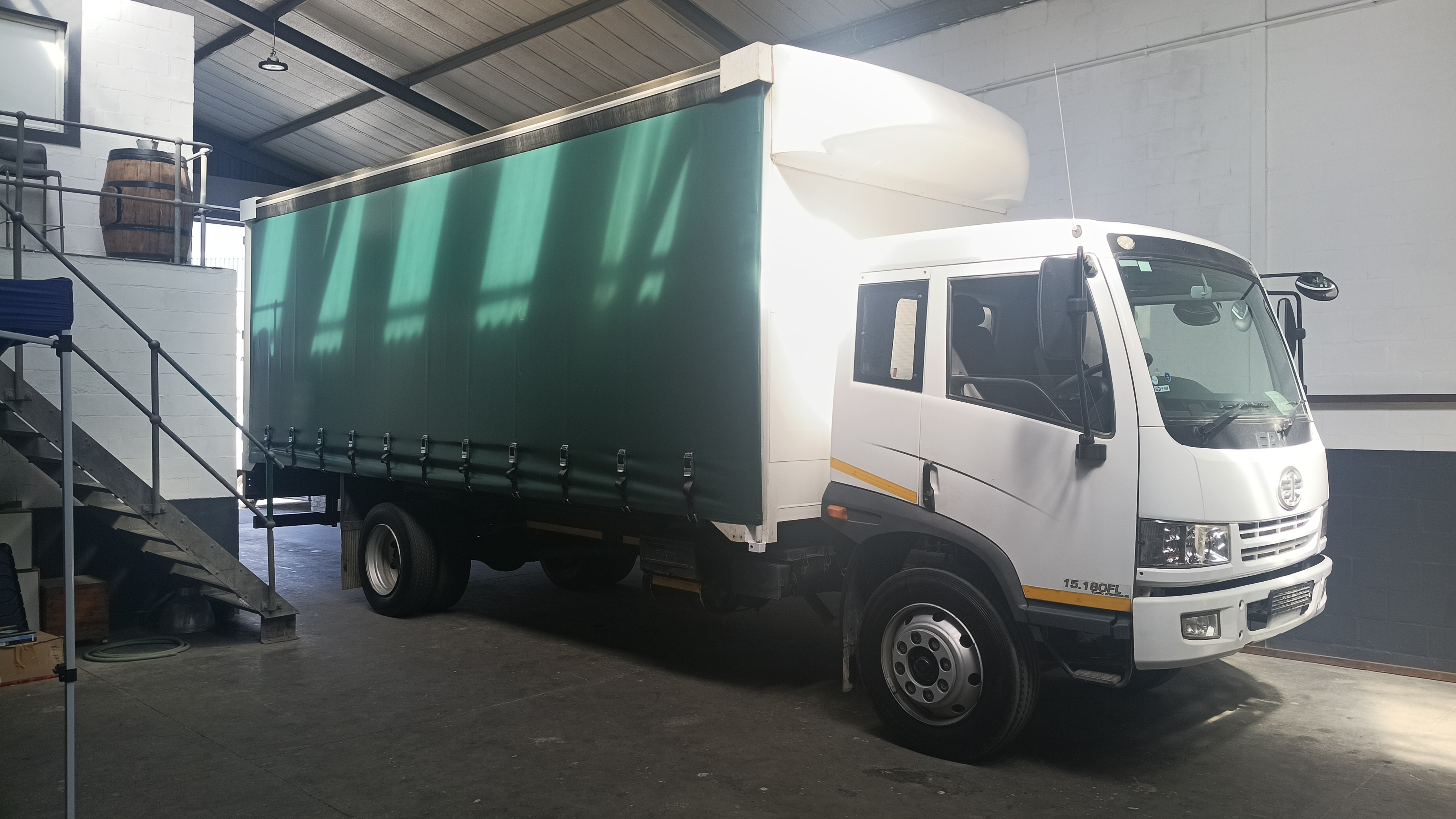 8 Ton Tautliner for hire
