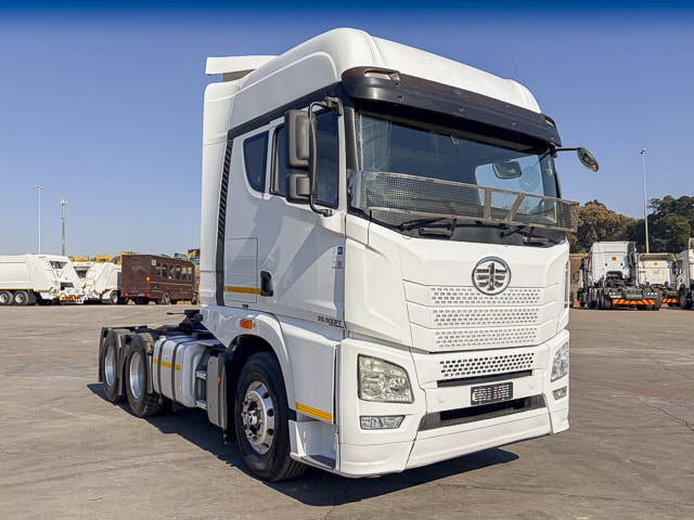 1.5 Ton Side Tipper for hire in thami South Africa, Gauteng