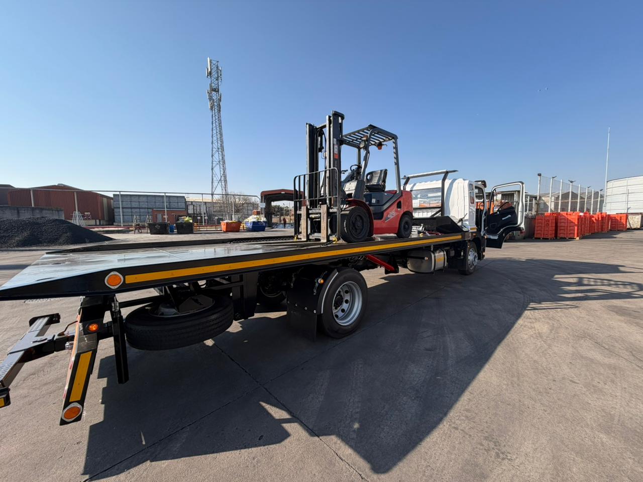 1 Ton Flatbed for hire in Braam La Grange South Africa, Gauteng