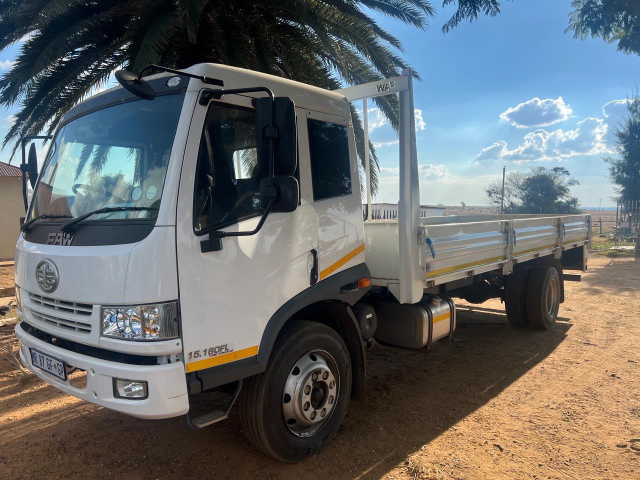 8ton dropside for hire in Sivuyile South Africa, Gauteng