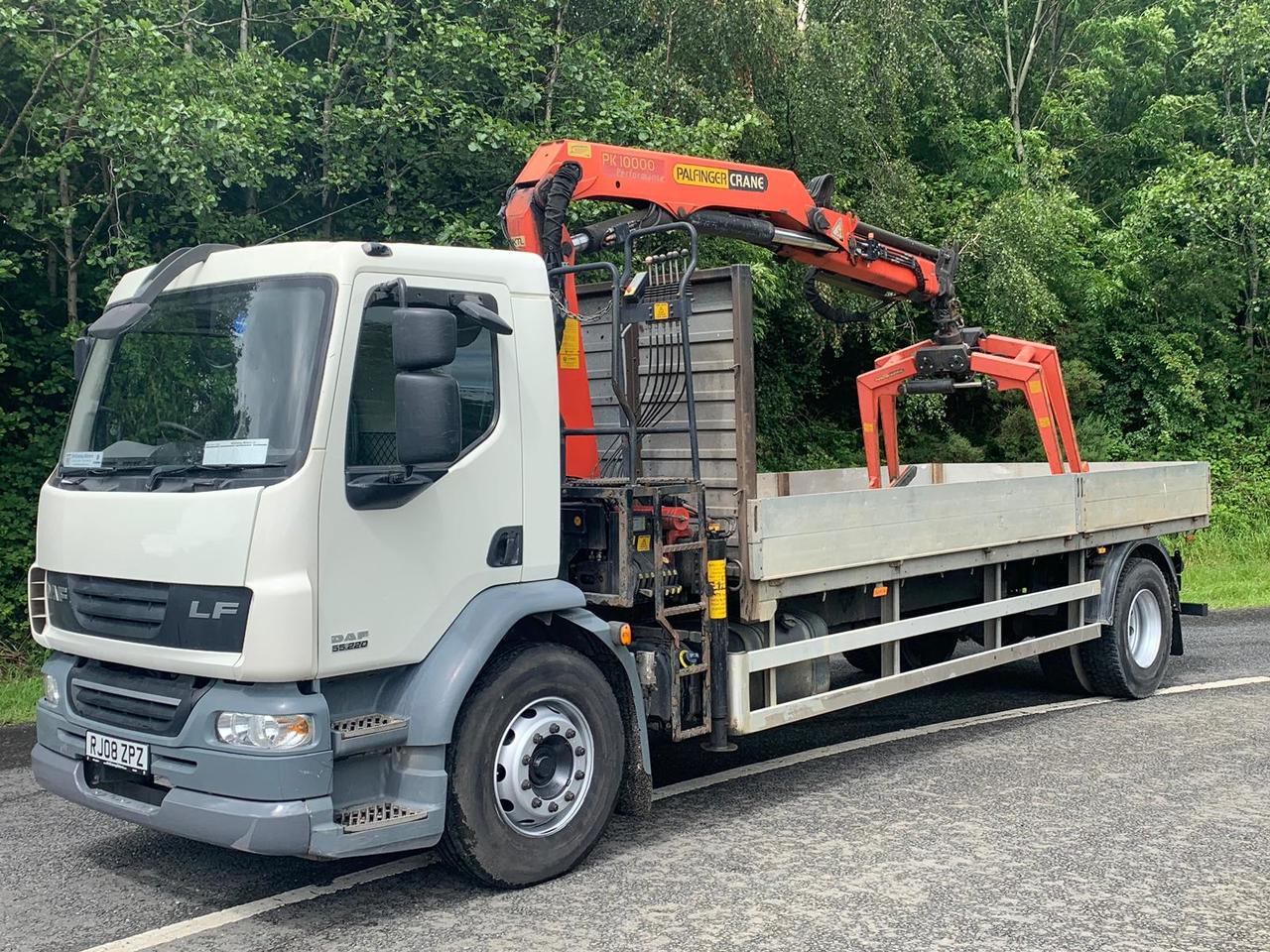 Medium Dropside truck for hire