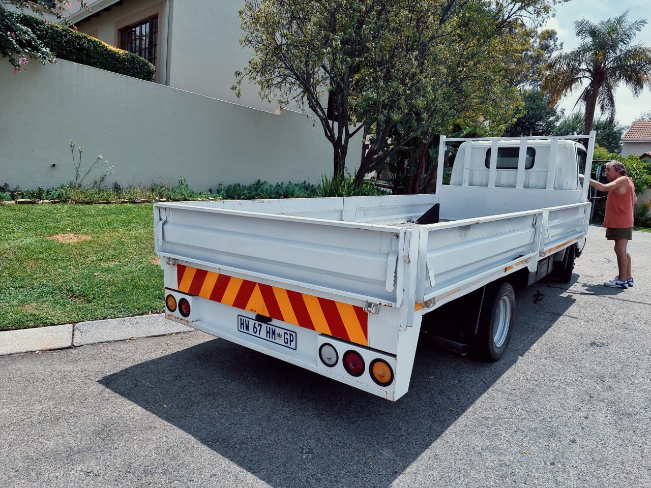 1 - 4 ton truck for hire in FOURWAYS Gauteng