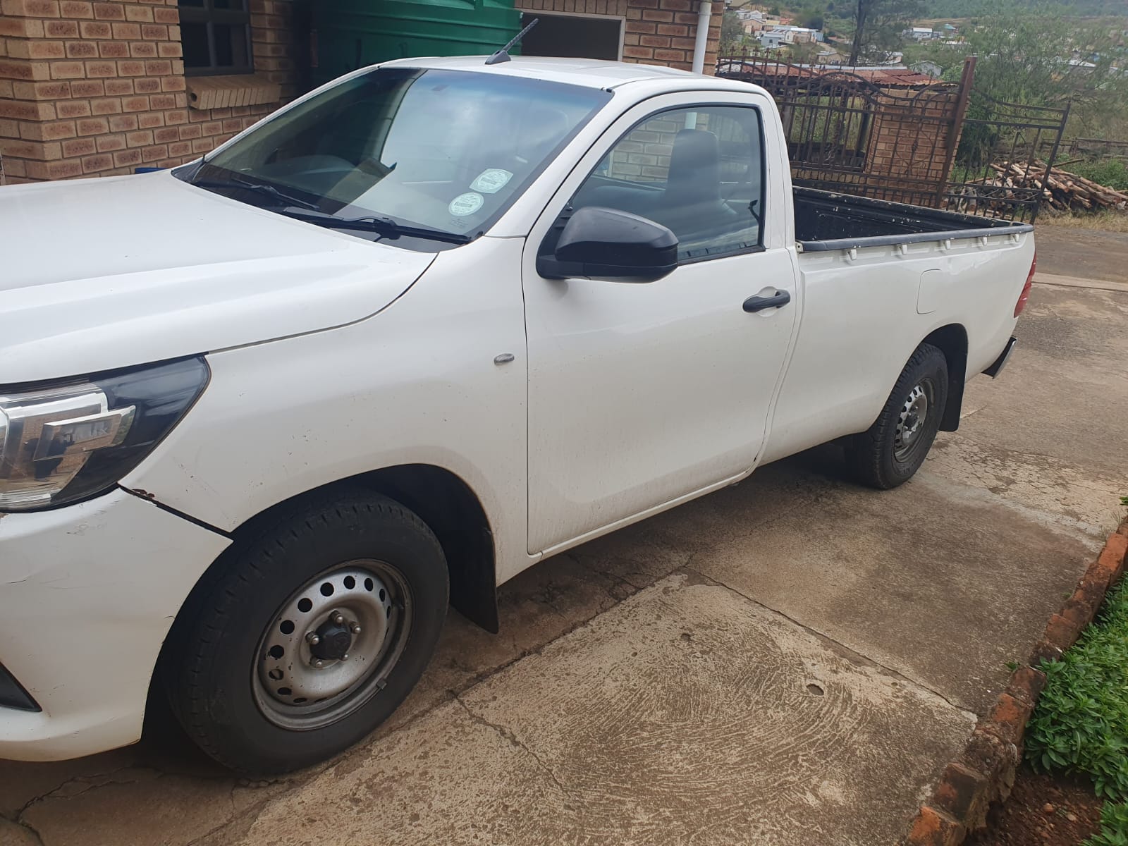 0 - 1 ton truck for hire in randburg, johannesburg and in all provinces Kwazulu-Natal