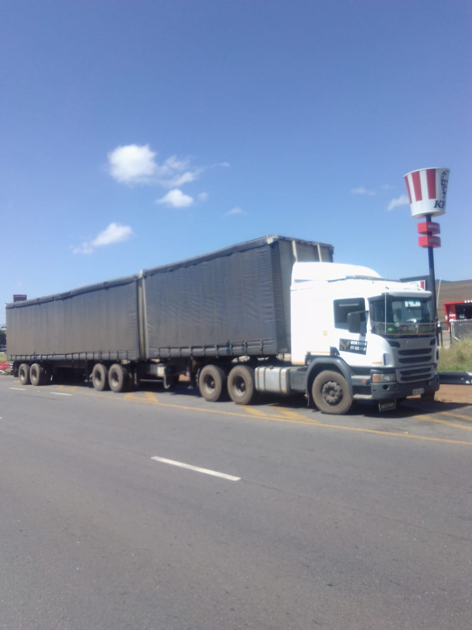 Superlink Tautliner for hire in Johannesburg  Mpumalanga