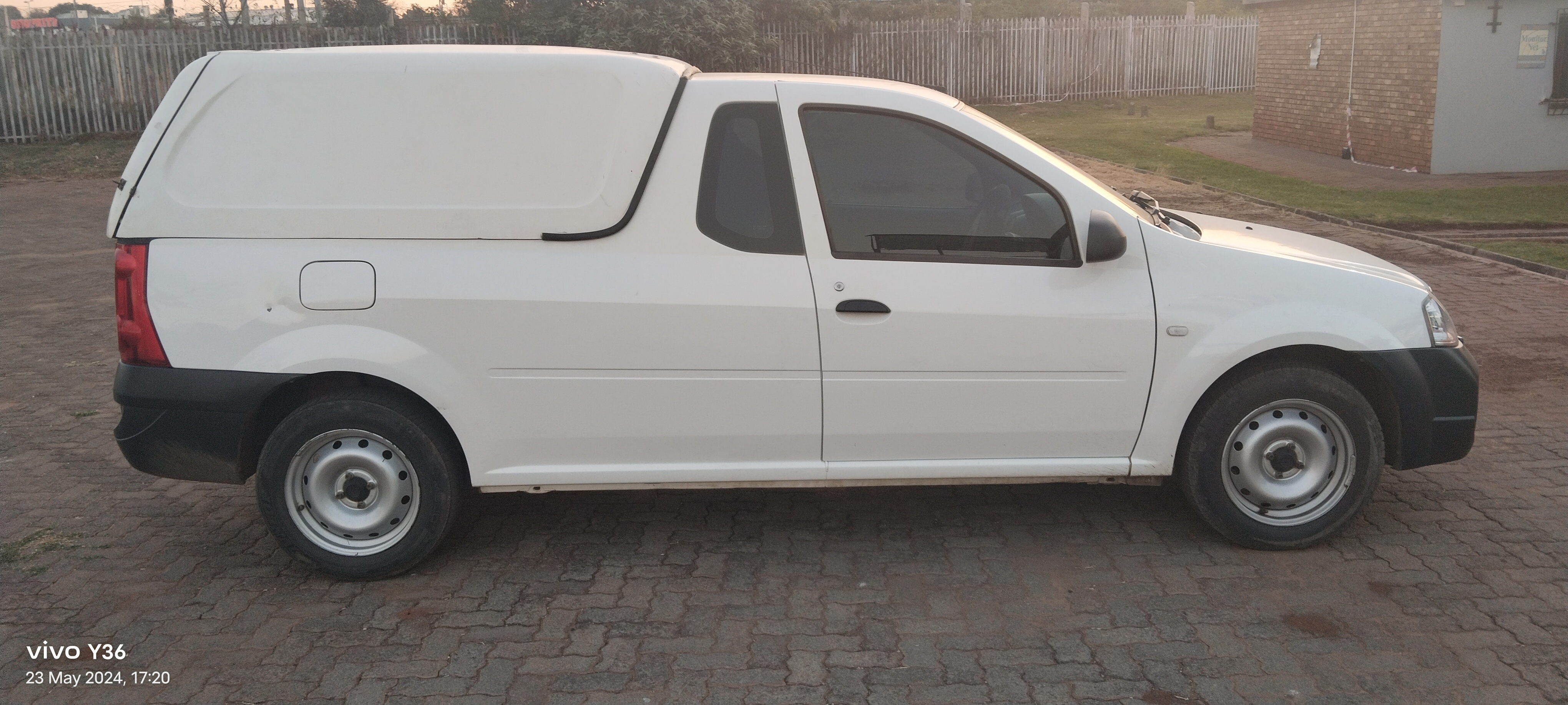Small Bakkie Hire for hire in Midrand  Gauteng