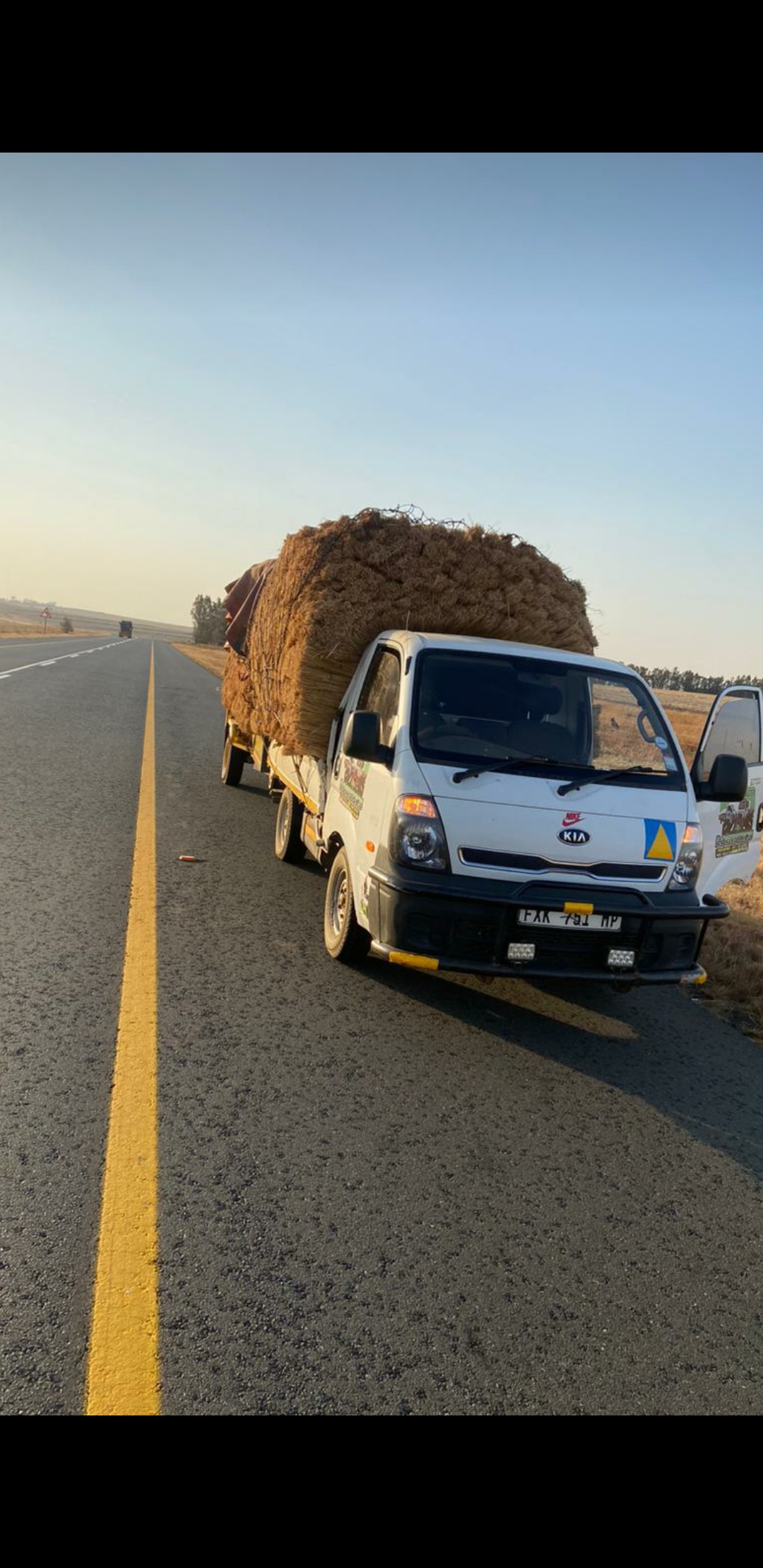 Pick Up Lorry for hire in Springs gauteng  Gauteng