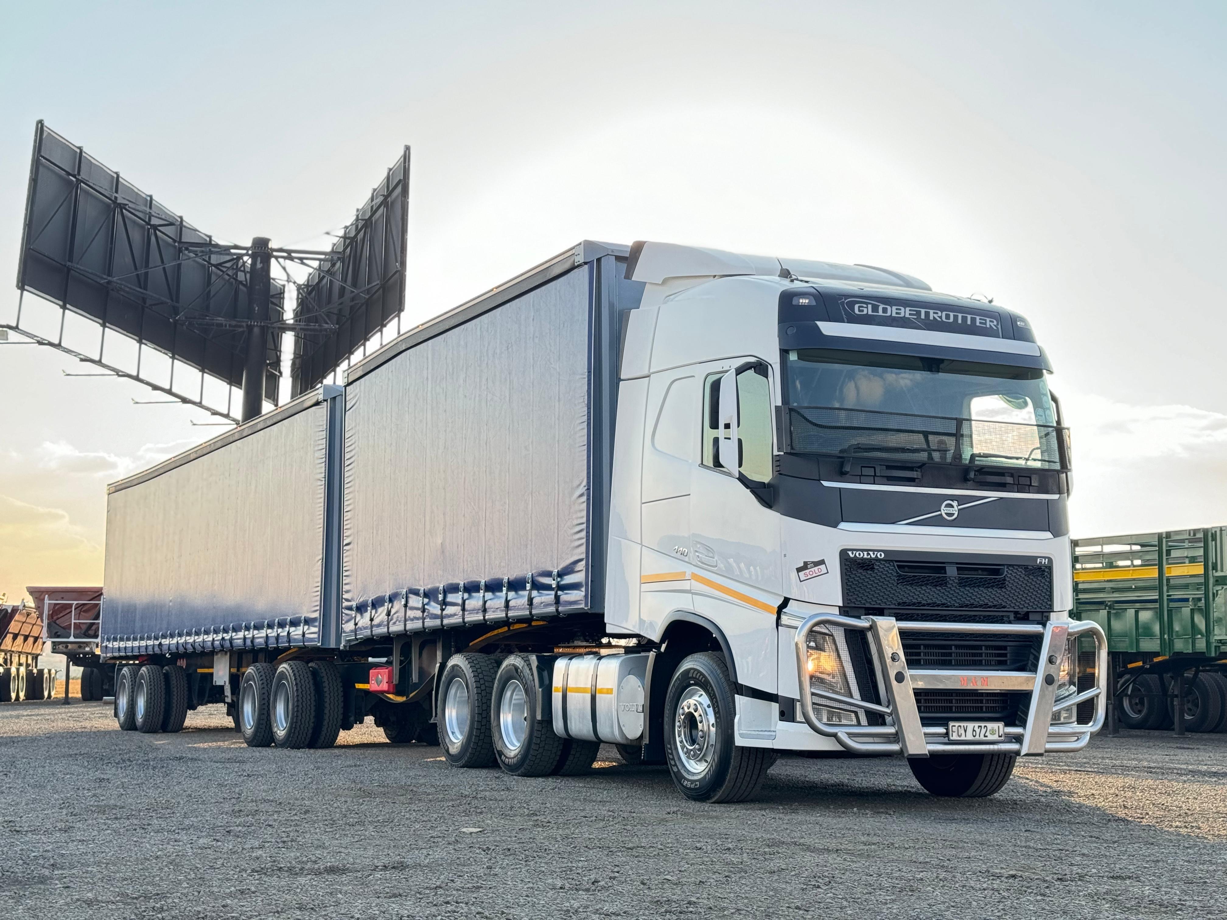 Superlink Tautliner for hire in Johannesburg, Pretoria, Polokwane Gauteng