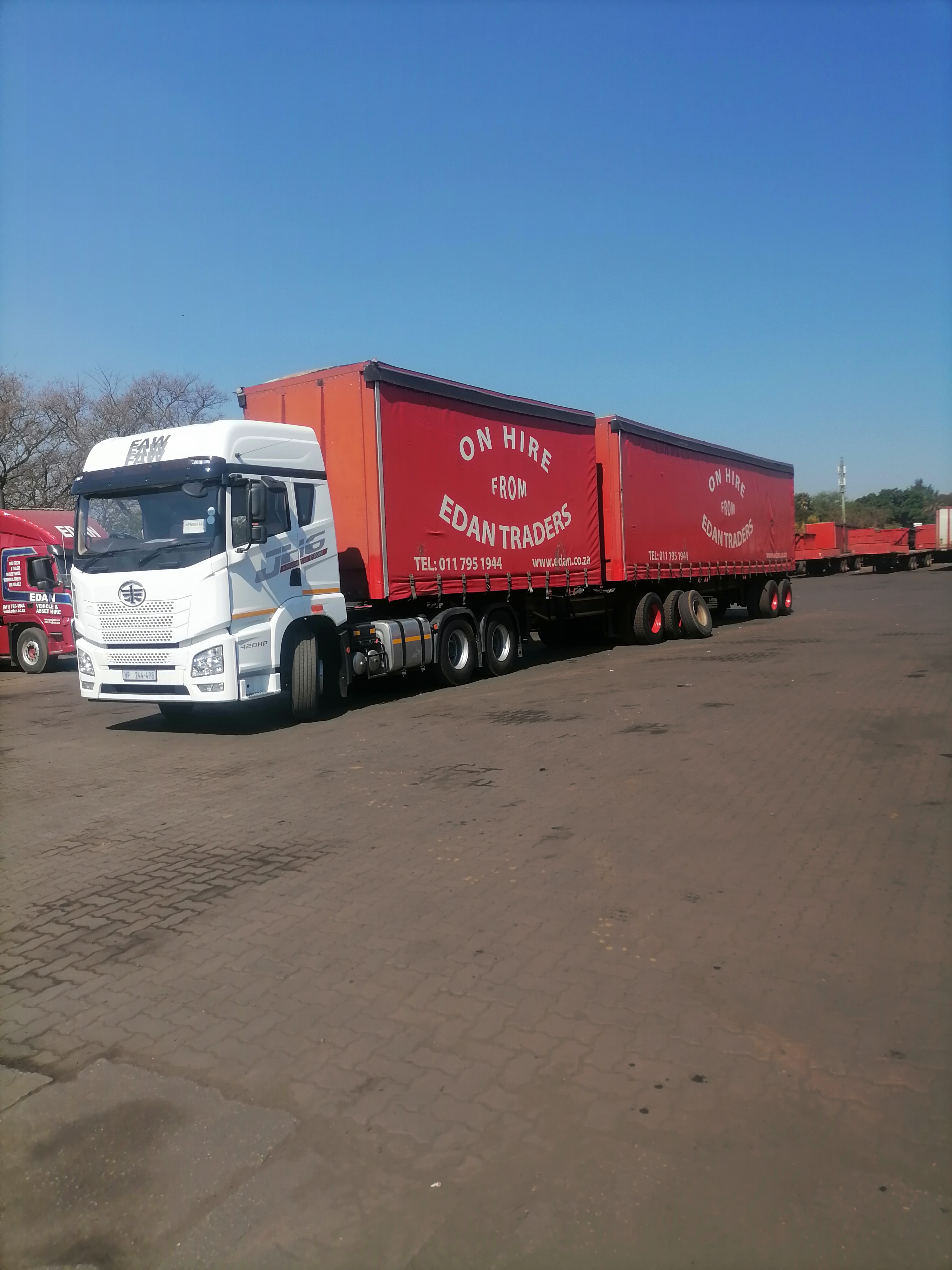 Superlink Tautliner for hire